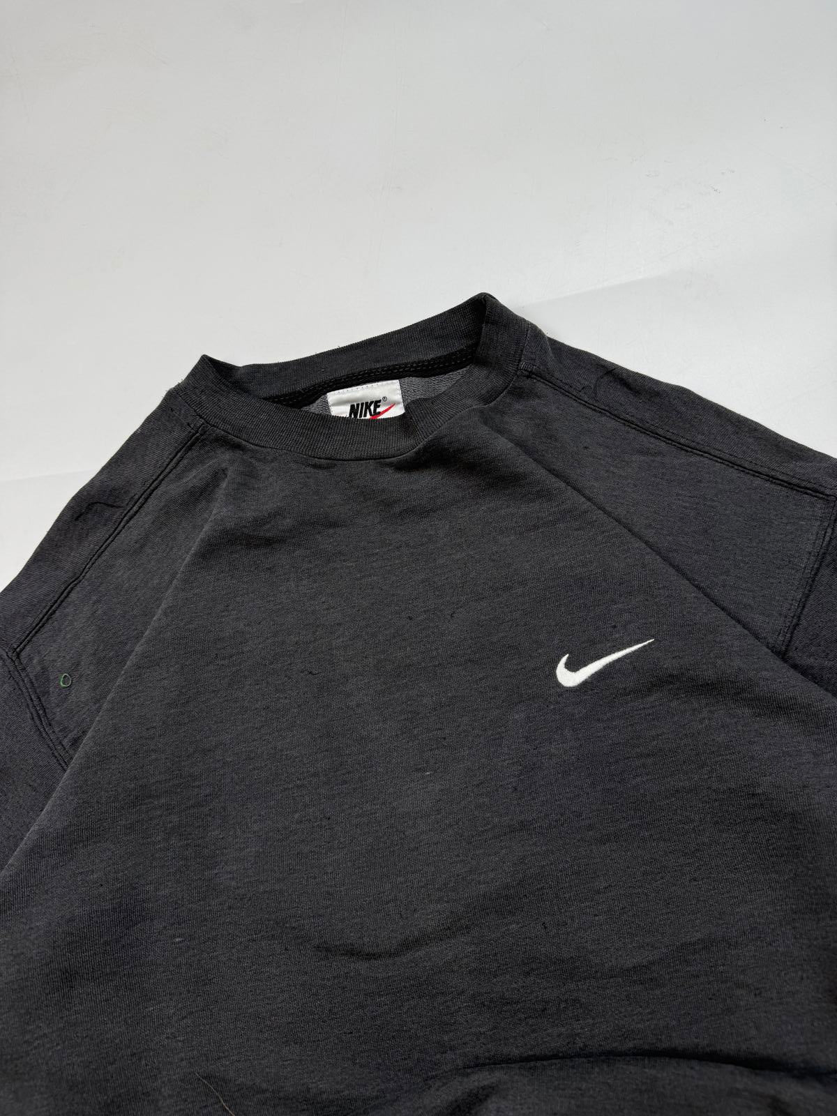 Vintage 90s Nike mini swoosh sweatshirt (M)