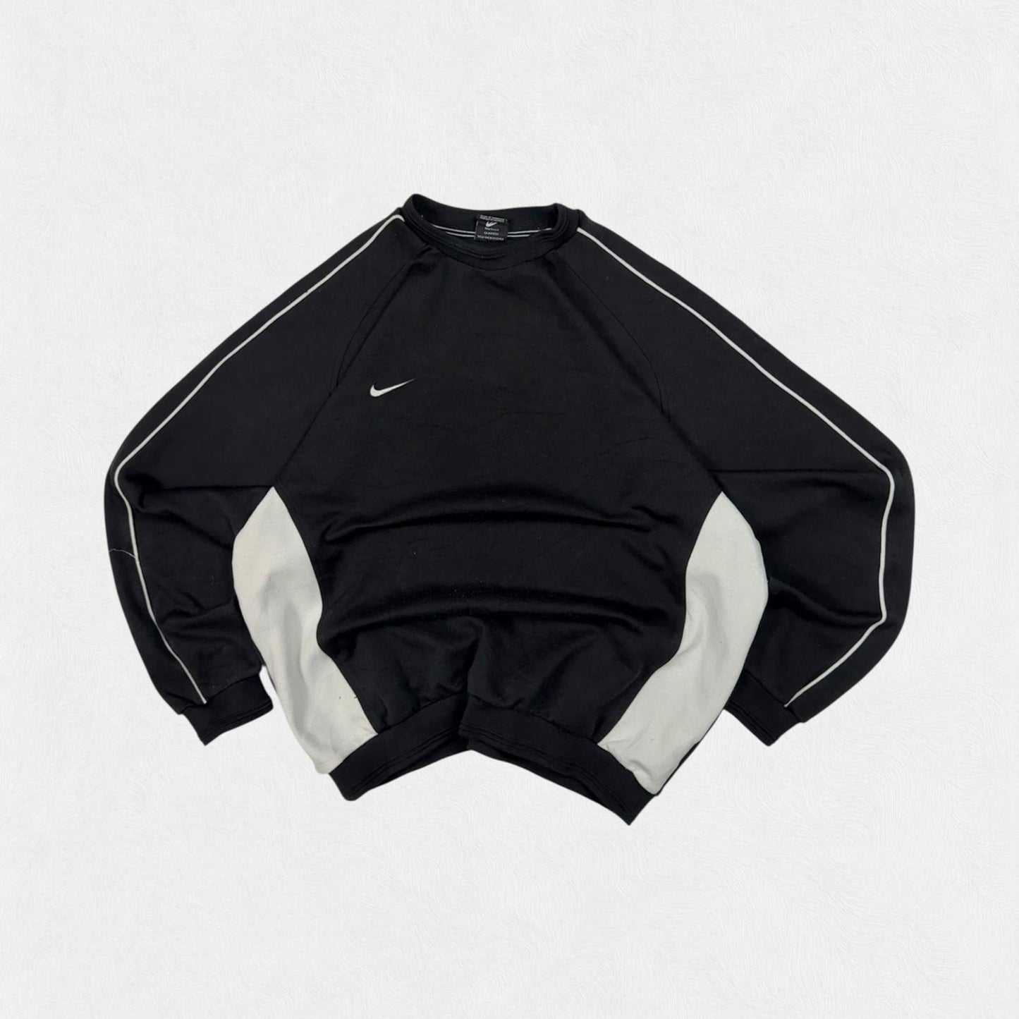 Vintage 90s Nike mini swoosh sweatshirt (M)