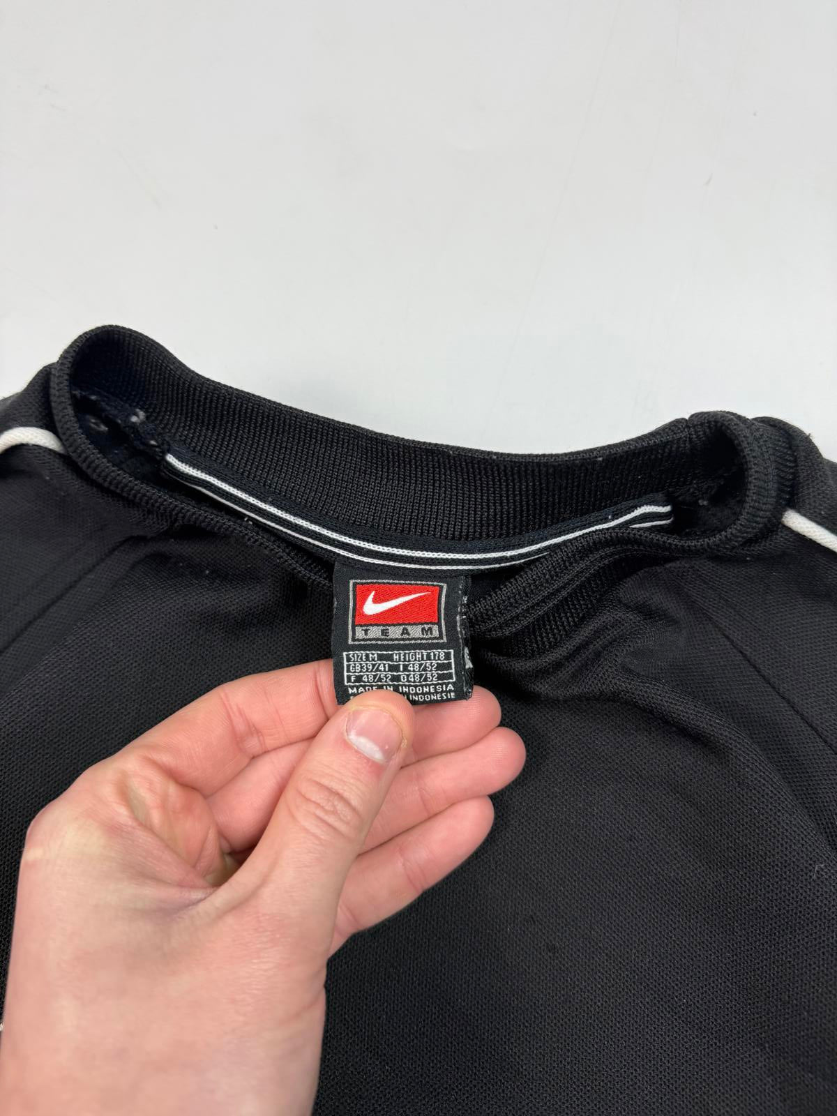 Vintage 90s Nike mini swoosh sweatshirt (M)