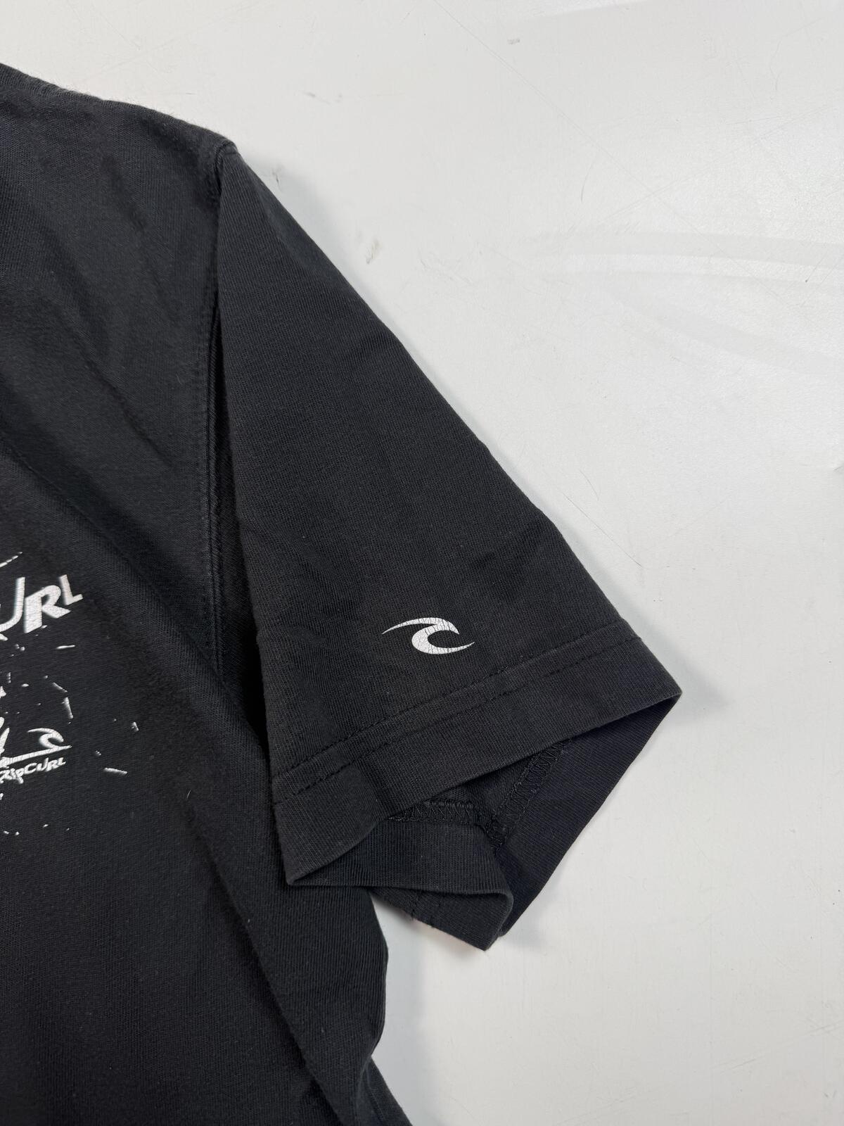 Vintage Y2K Ripcurl surfwear graphic tee (M)