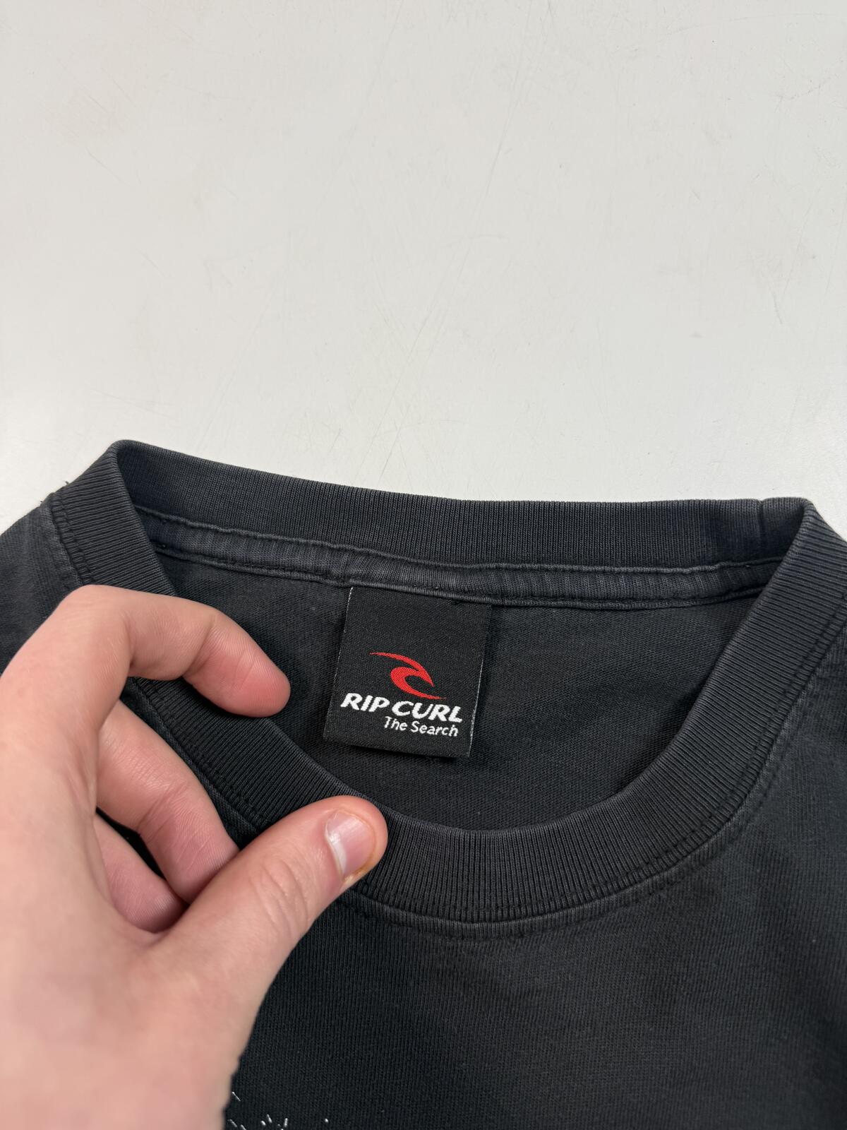 Vintage Y2K Ripcurl surfwear graphic tee (M)