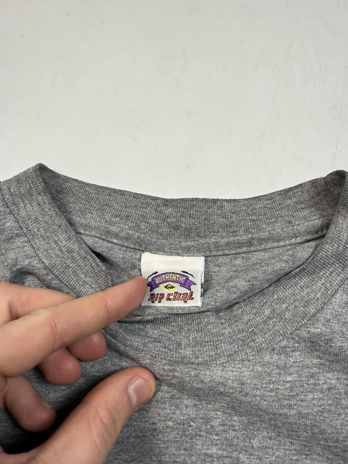 Vintage 90s Ripcurl surfwear tee (L)