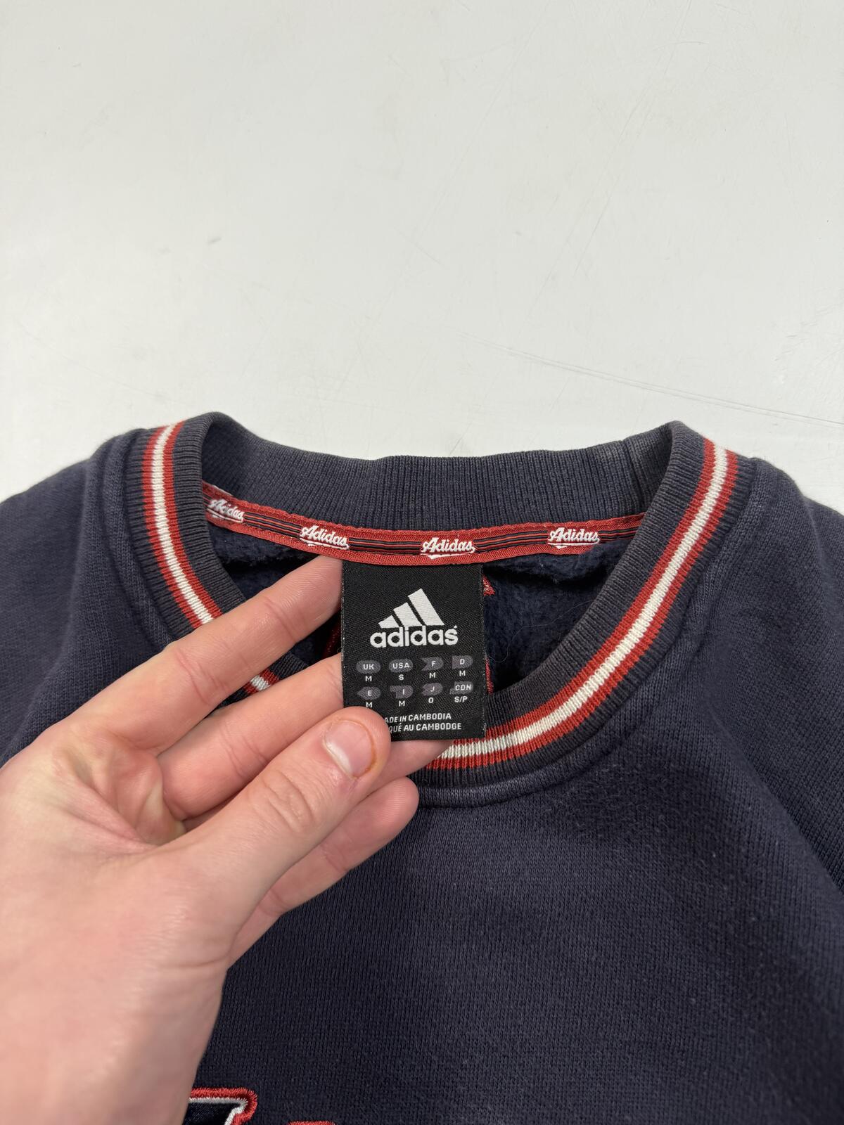 Vintage Y2K Adidas spell out sweatshirt (M)