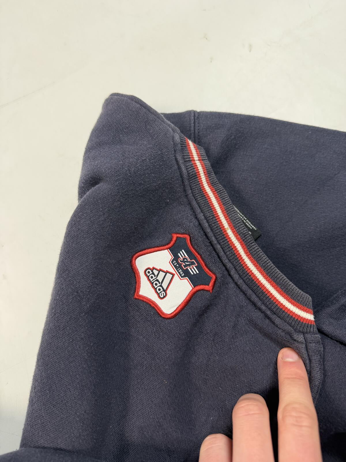 Vintage Y2K Adidas spell out sweatshirt (M)