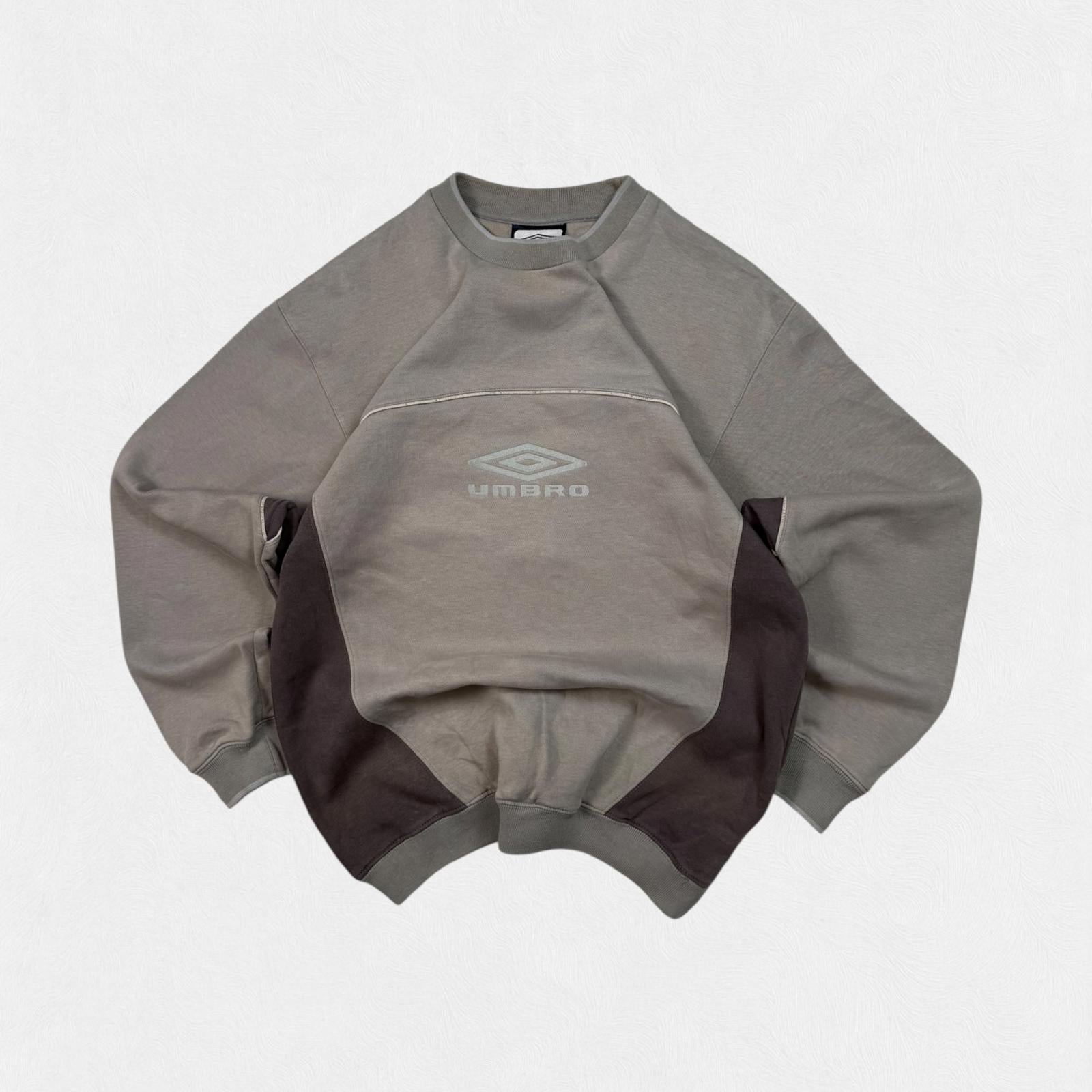 Vintage Umbro centre logo sweatshirt (S)