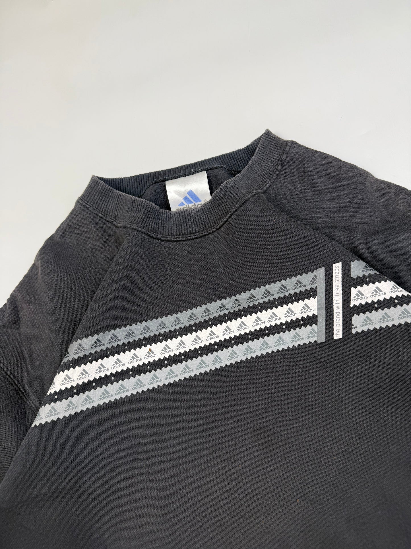 Vintage adidas sweatshirt (M)