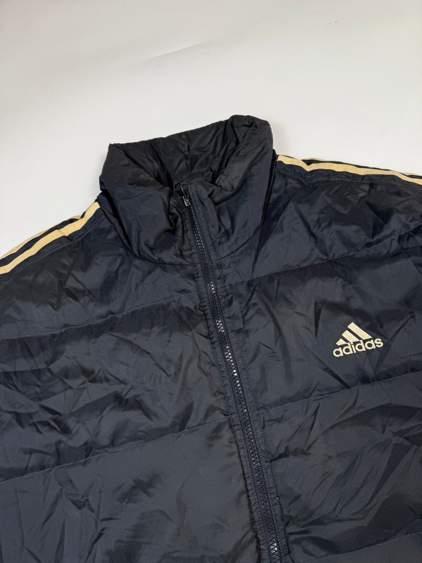 Vintage Adidas side stripe puffer jacket (M)