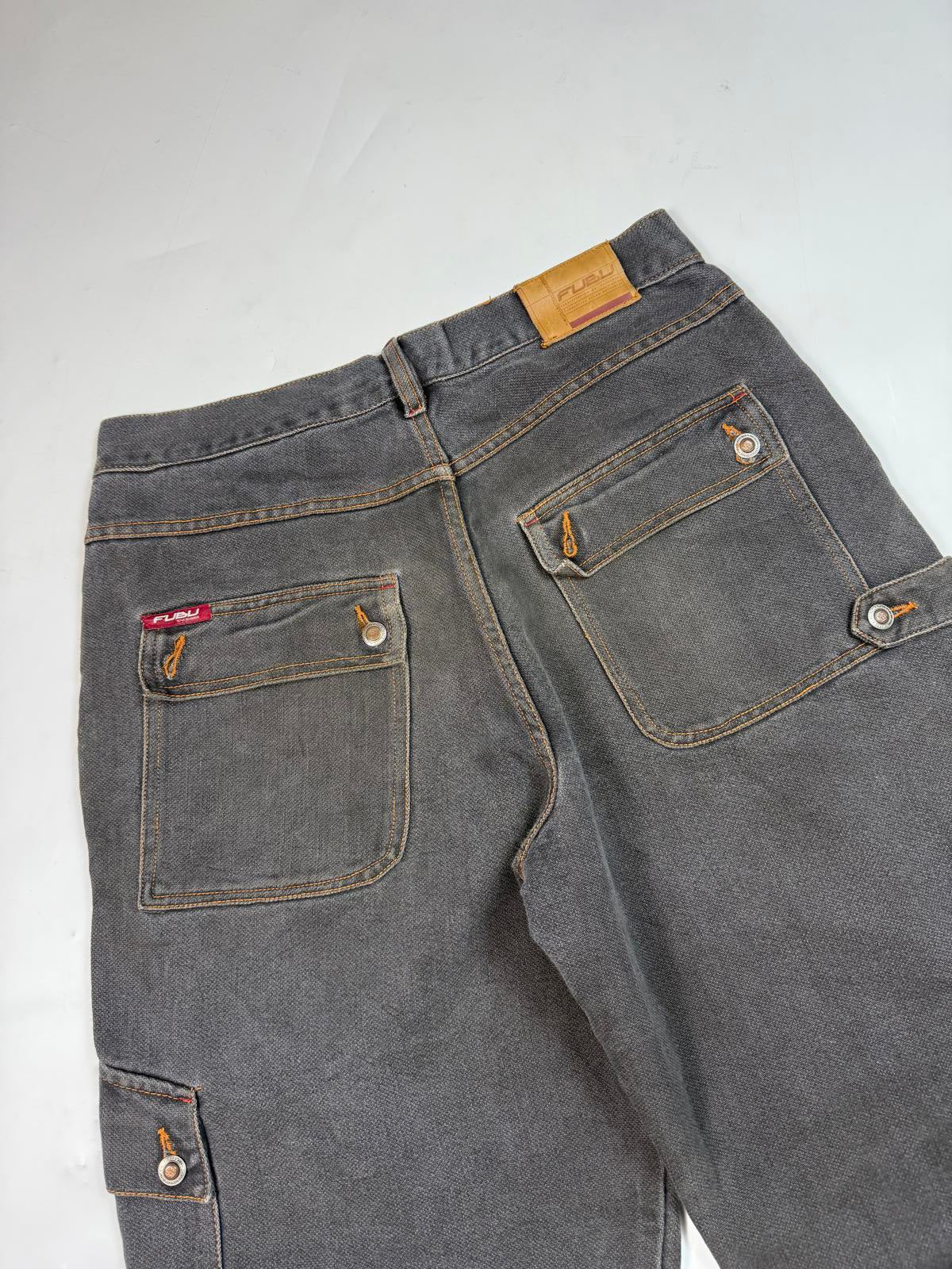 Vintage Fubu baggy hip hop Jeans (W34)