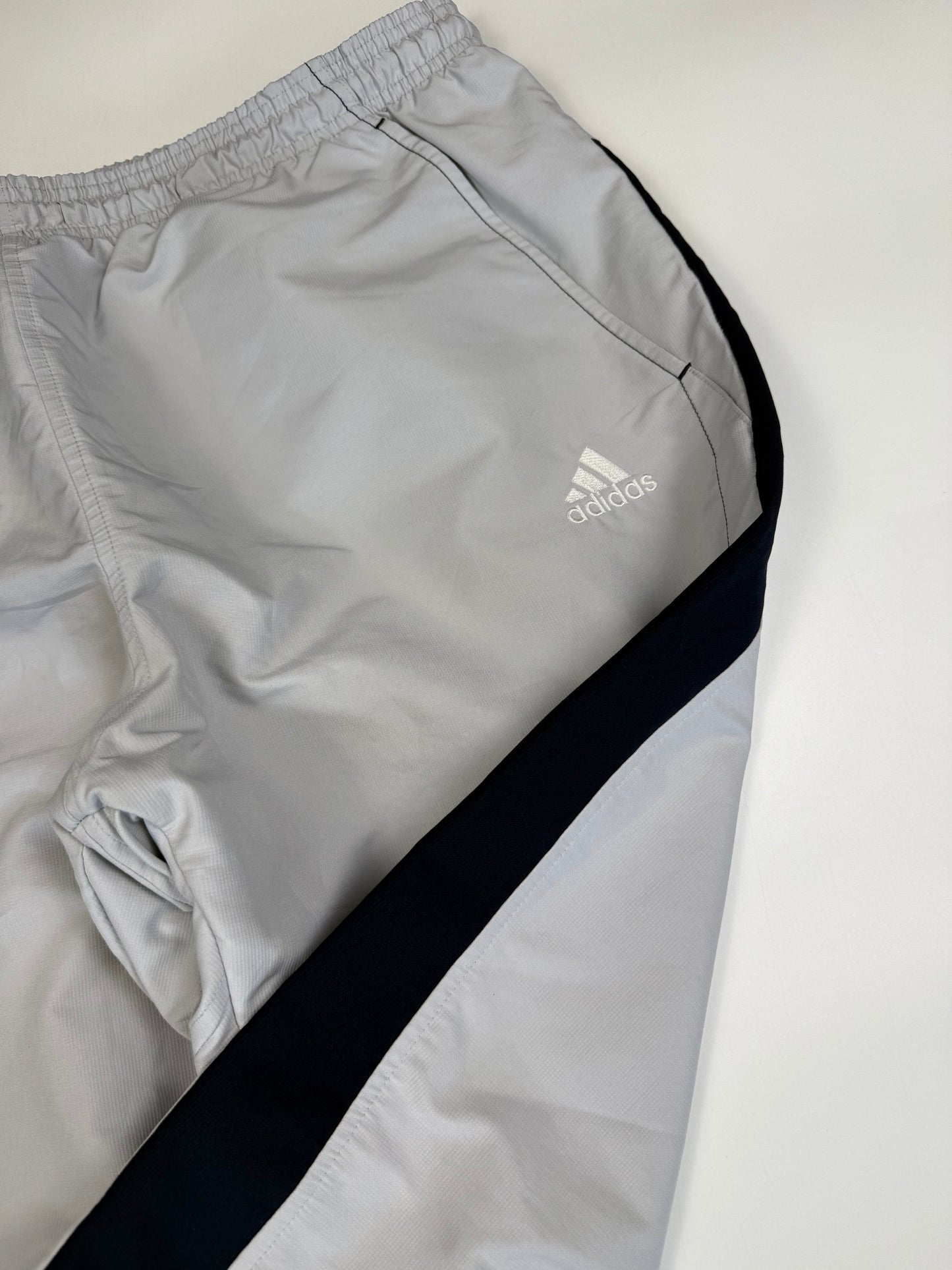 Vintage Adidas side stripe baggy track pants (M)
