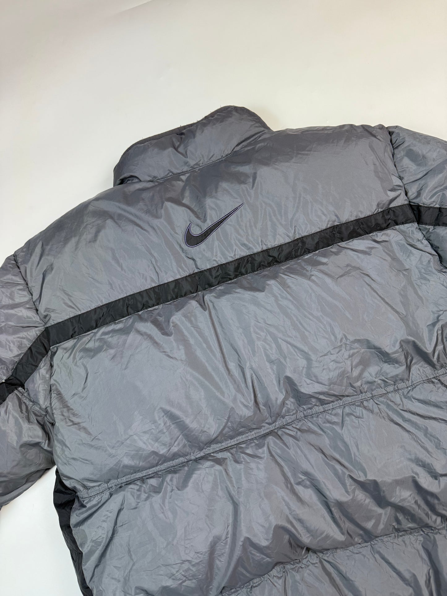 Vintage Nike swoosh puffer jacket (XL)