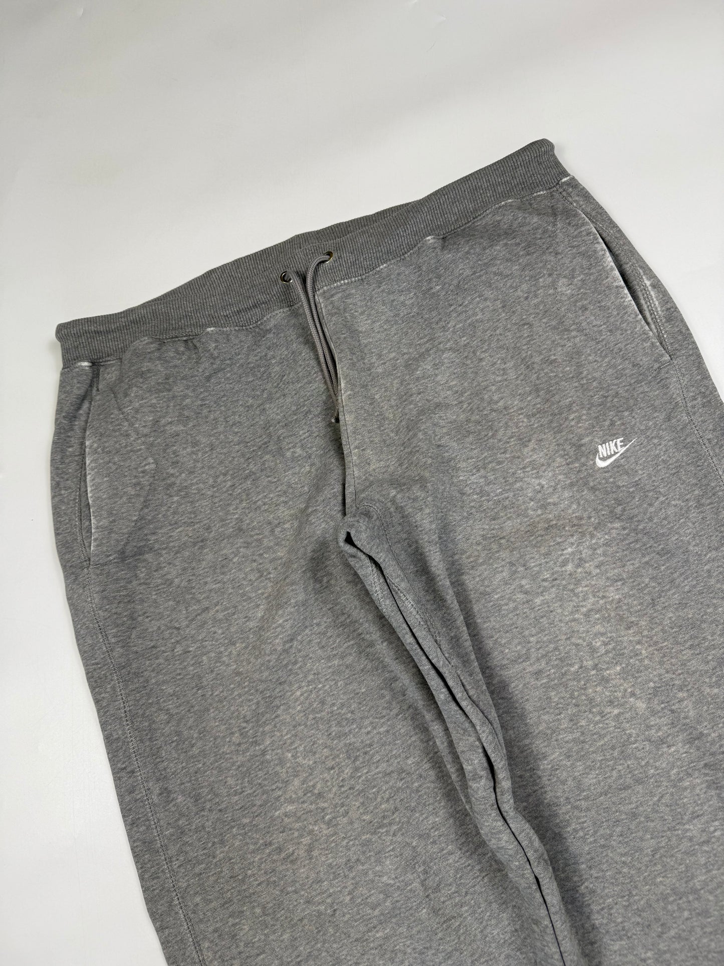 Vintage Nike baggy mini swoosh joggers (M)