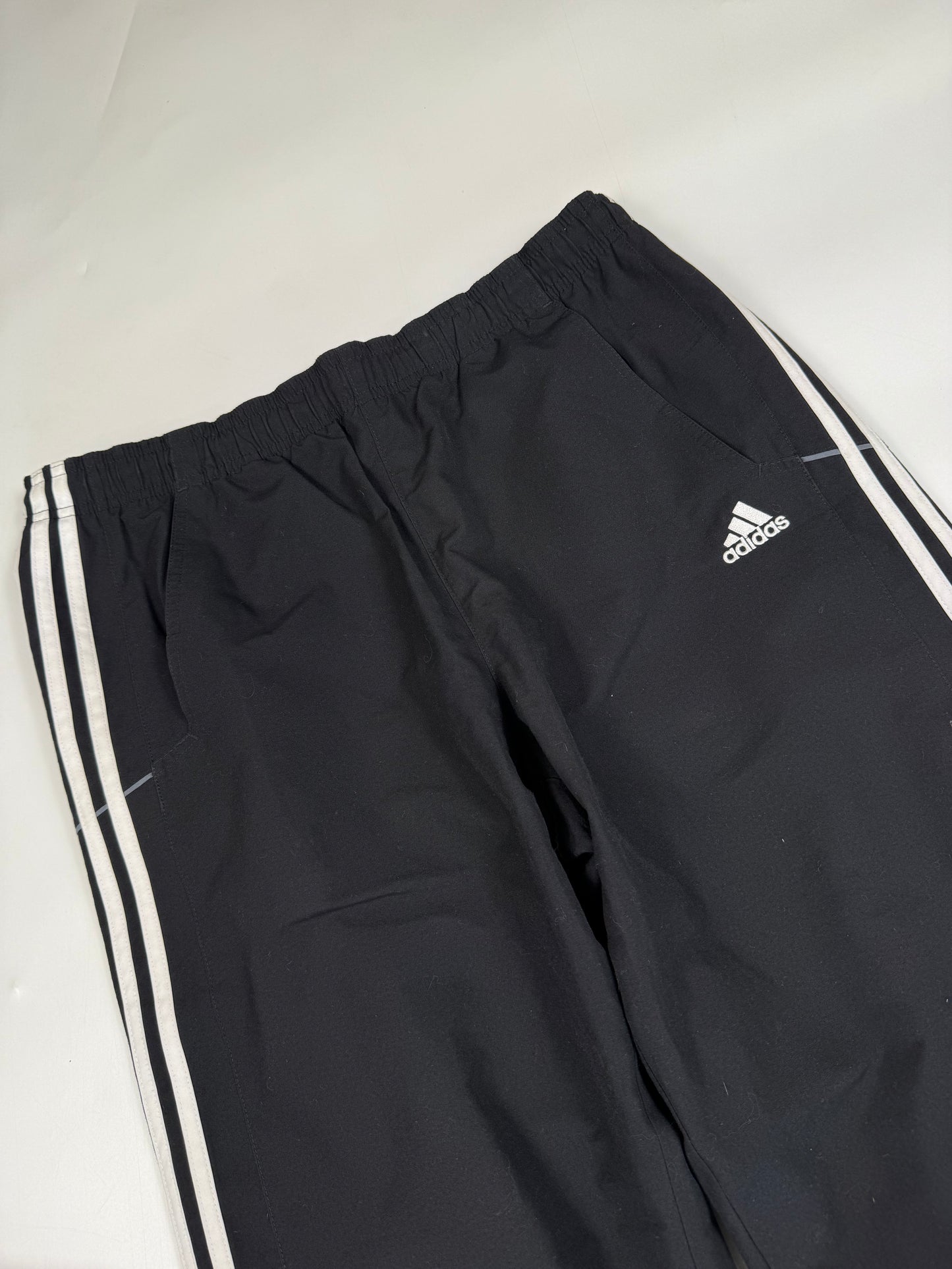 Vintage Adidas baggy track pants (L)