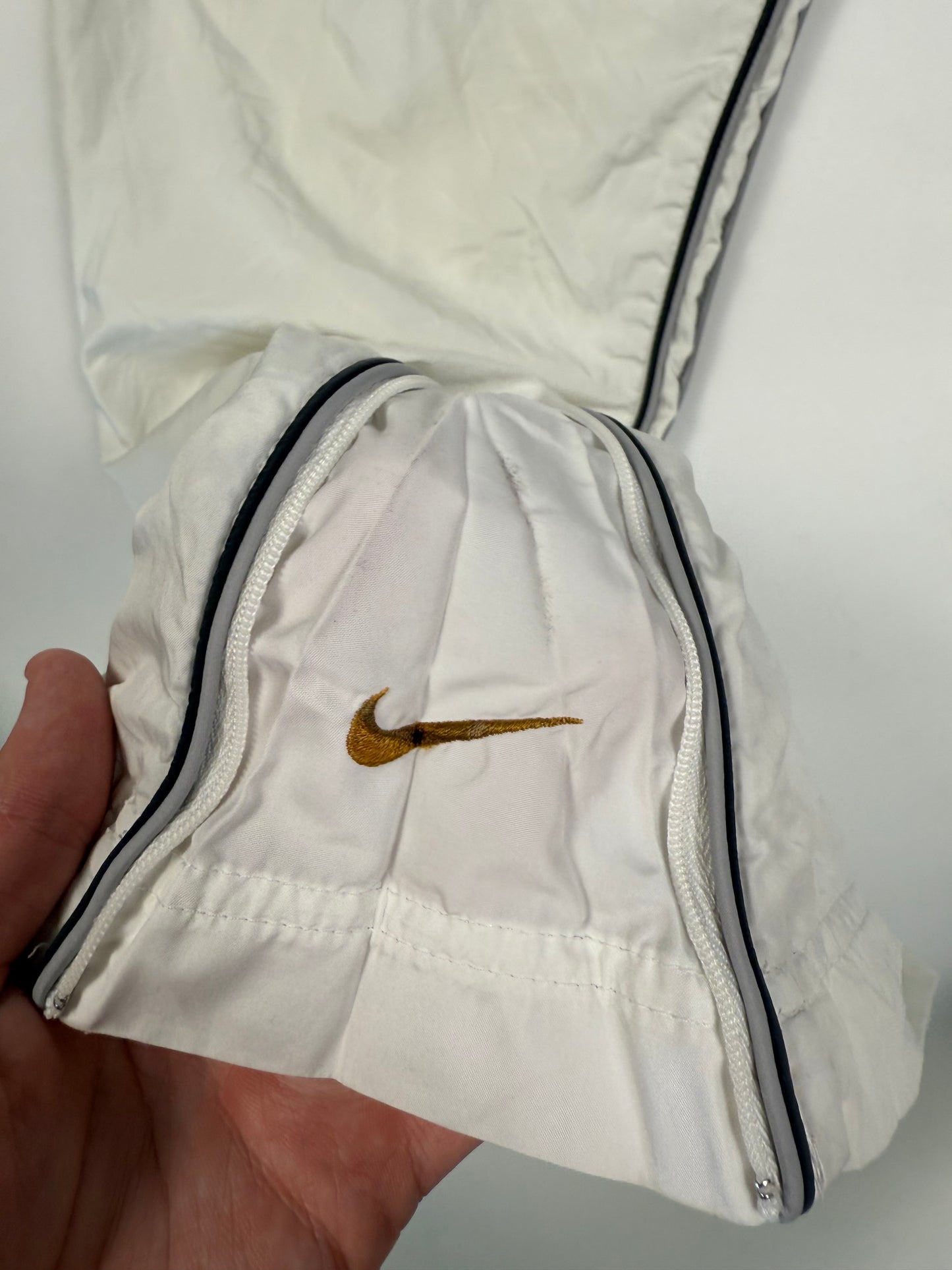 Vintage Nike side stripe track pants (M)