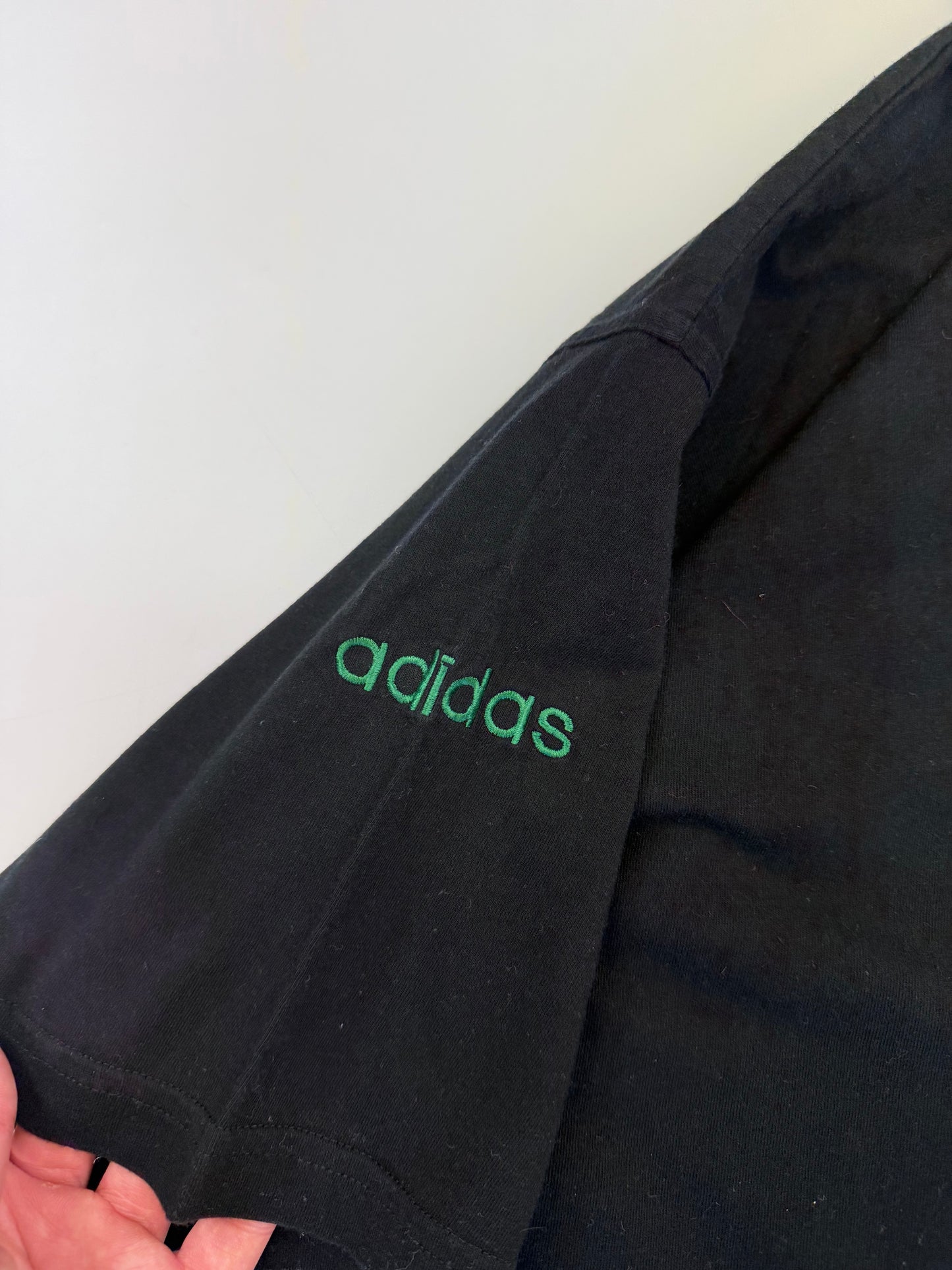 Vintage 90s Adidas Basketball graphic tee (XXL)