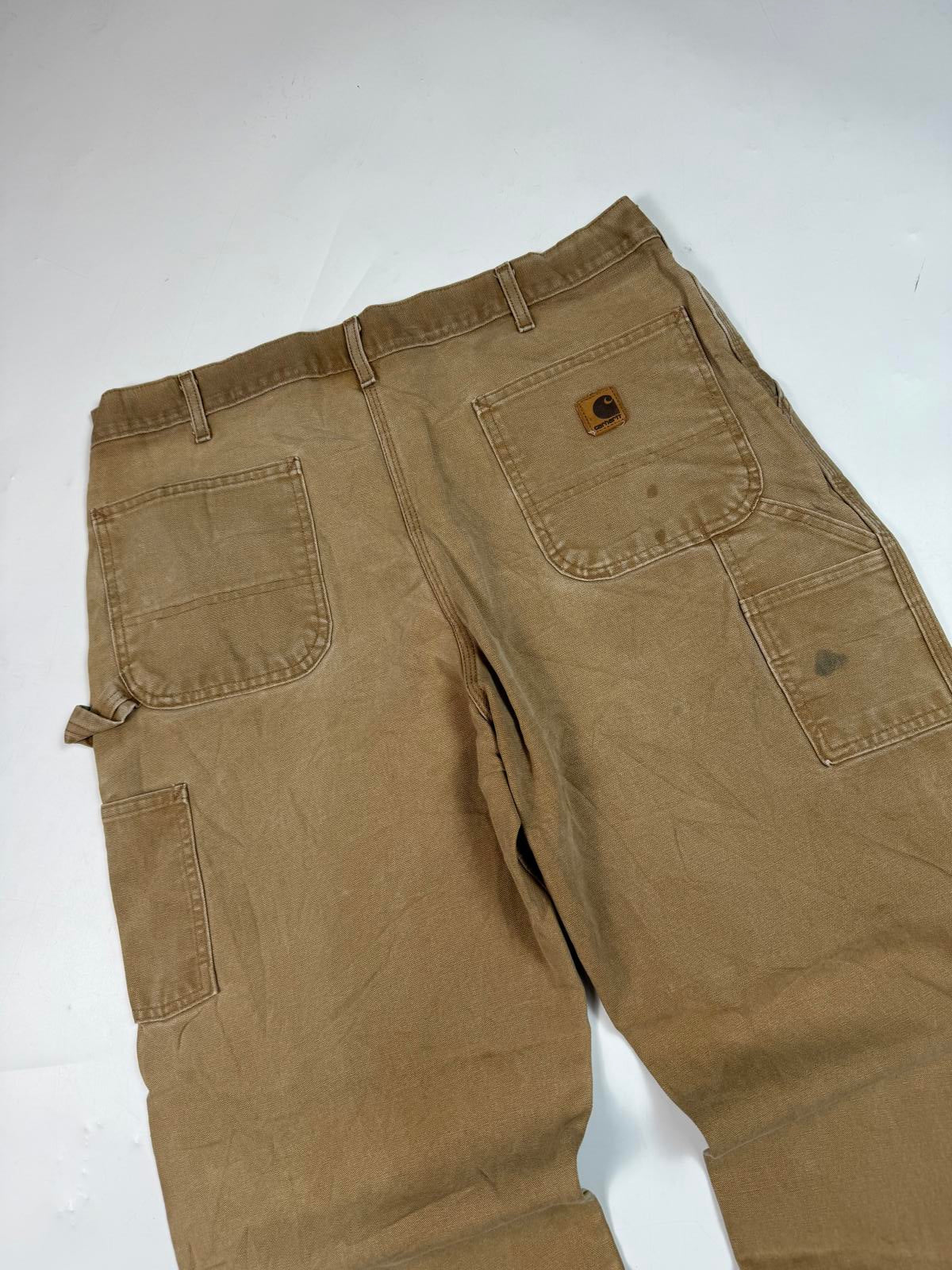 Vintage Carhartt baggy carpenter pants (W38)