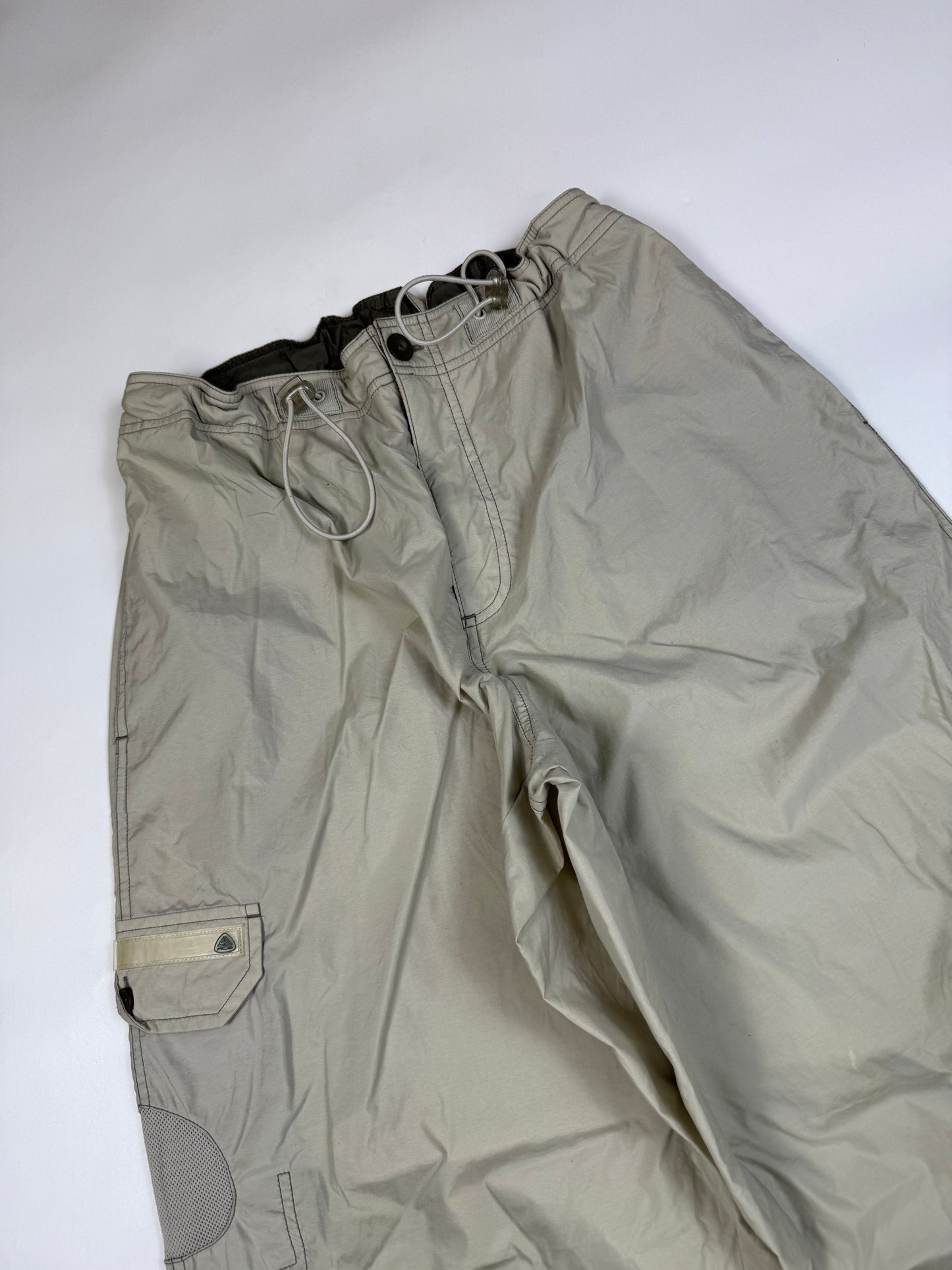 Vintage Nike ACG baggy parachute pants (L)