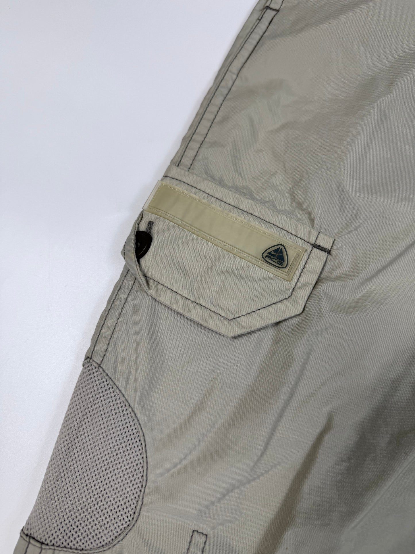 Vintage Nike ACG baggy parachute pants (L)
