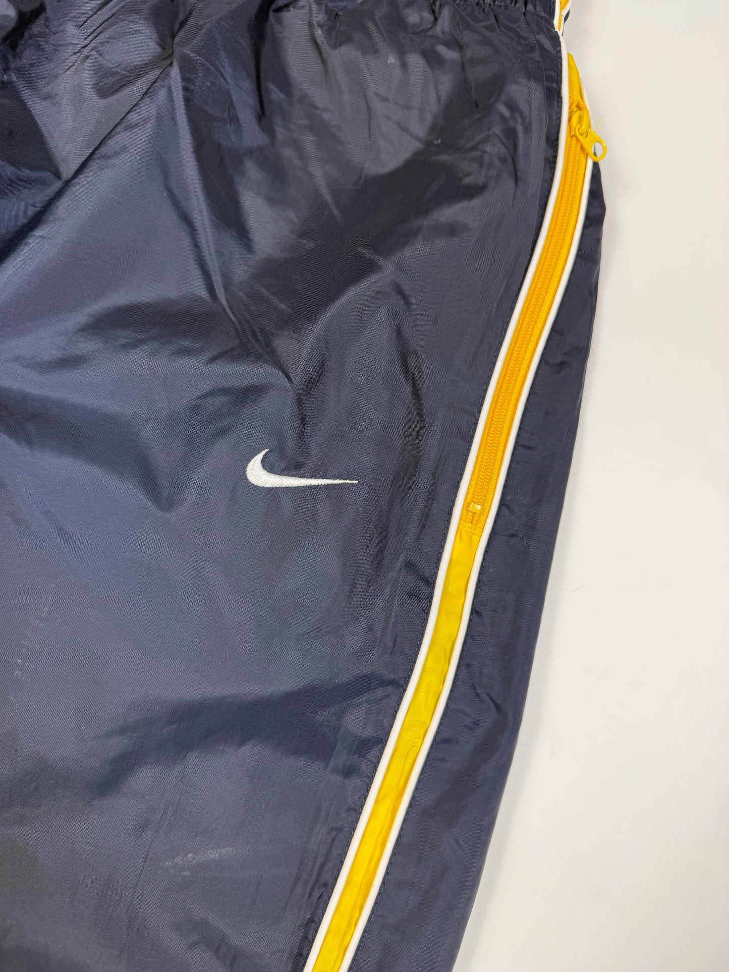 Vintage Nike side stripe track pants (M)