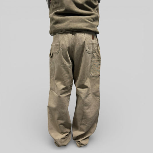 Carhartt baggy carpenter pants (W40)