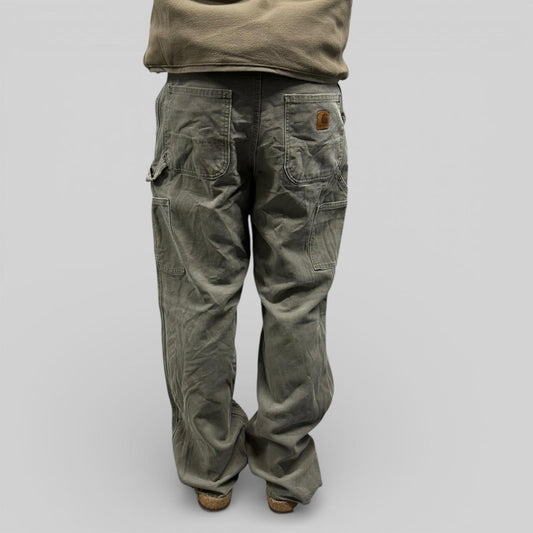 Carhartt baggy carpenter pants (W32)