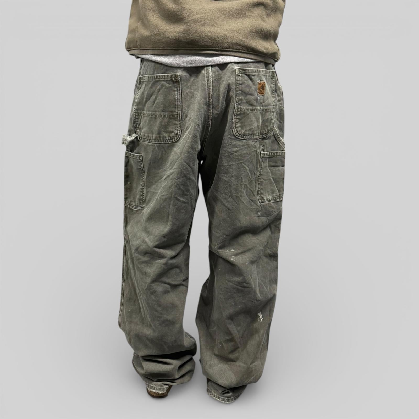 Vintage Carhartt baggy carpenter pants (W36)