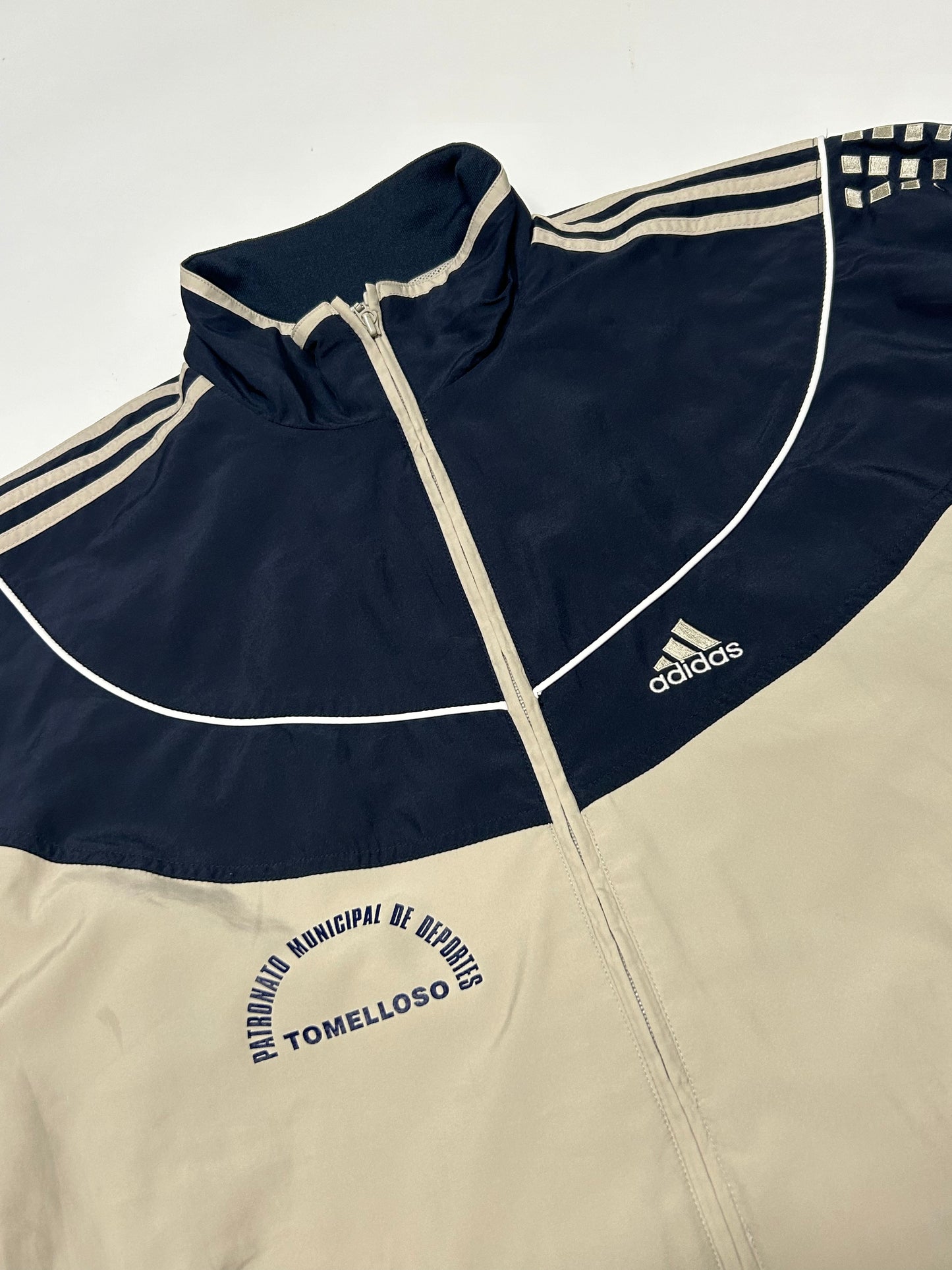 Vintage adidas track jacket (M)