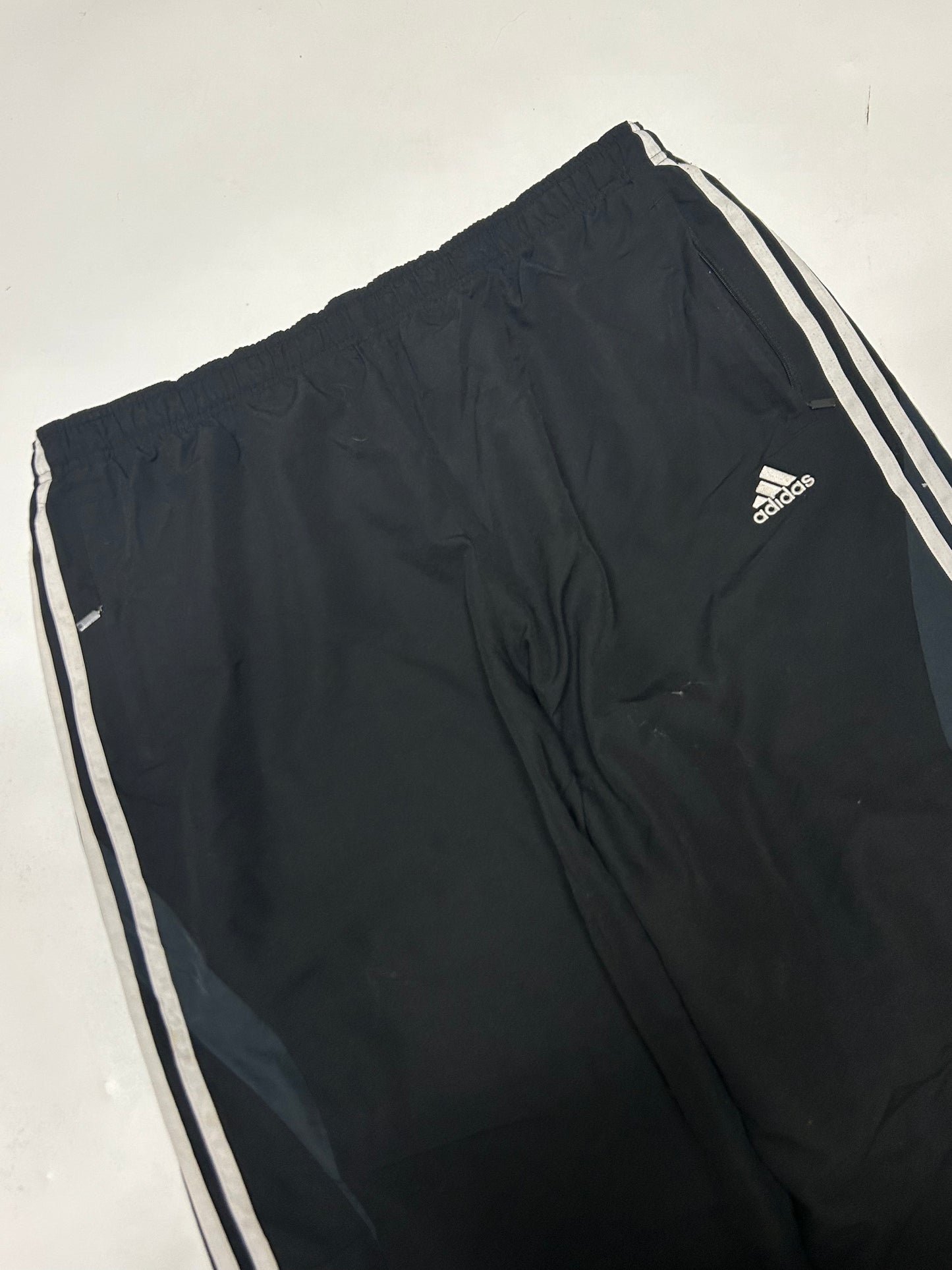 Vintage Adidas baggy track pants (XXL)