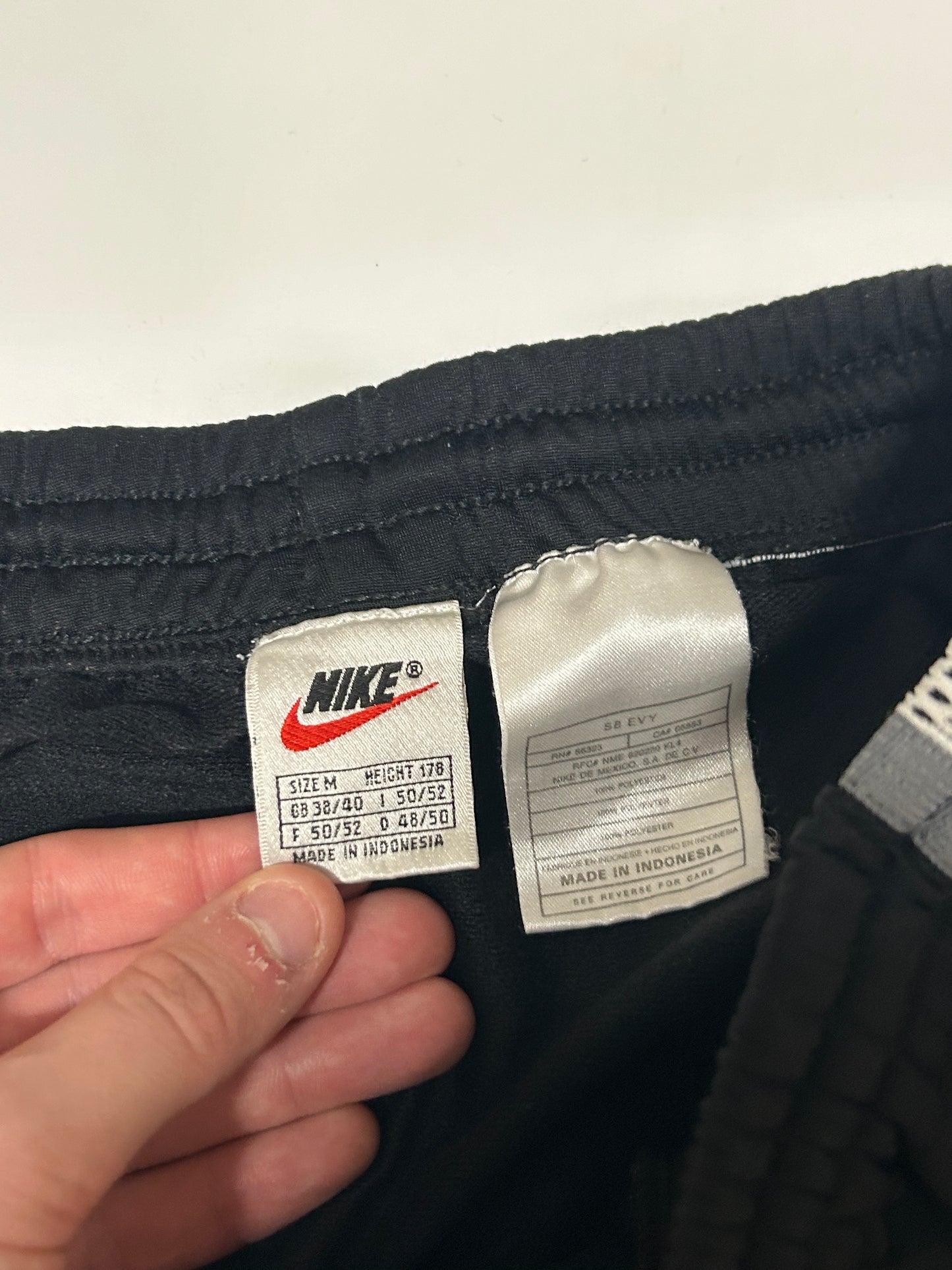Vintage 90s Nike side stripe track pants (M)