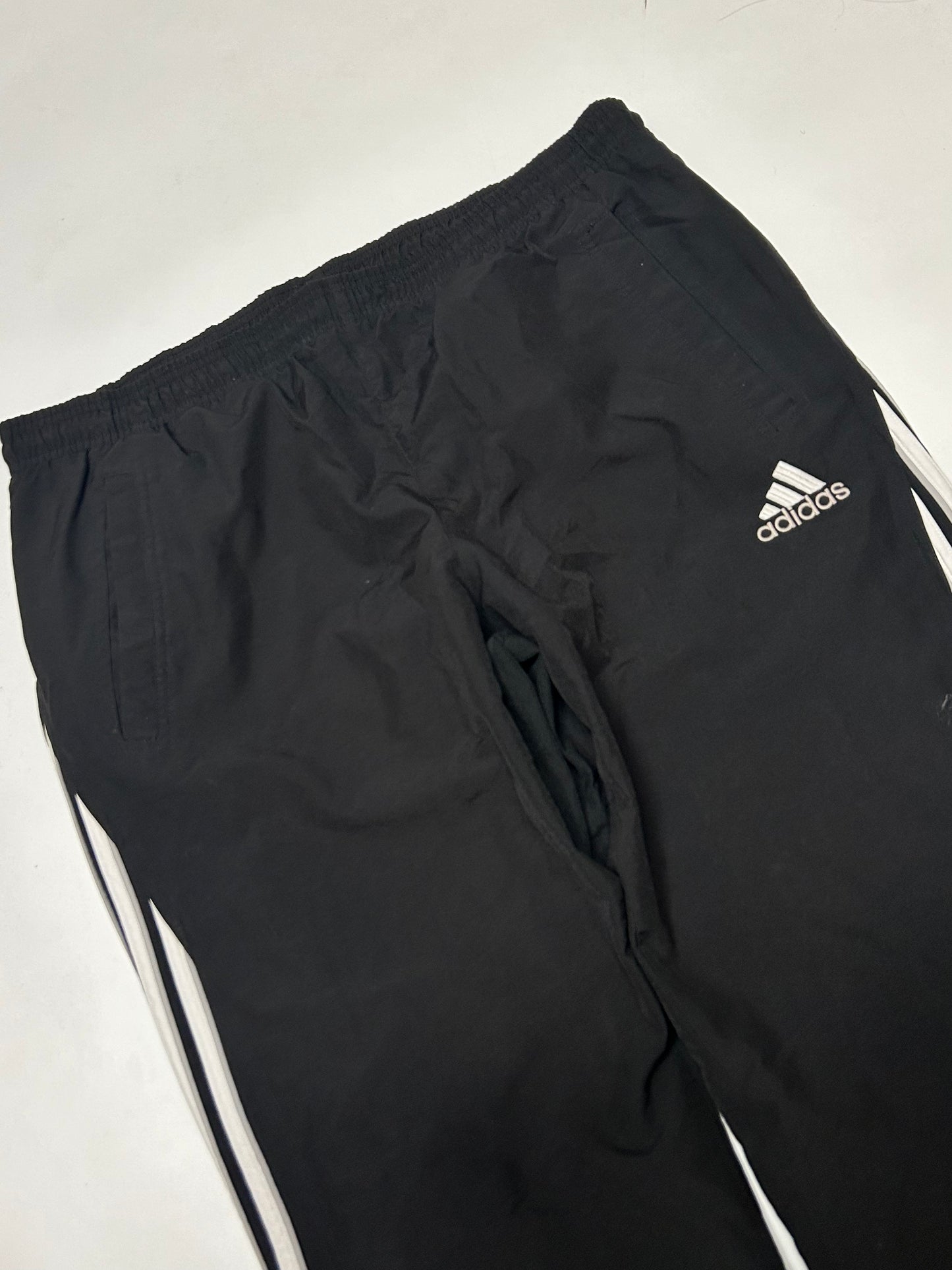 Vintage Adidas baggy track pants (M)
