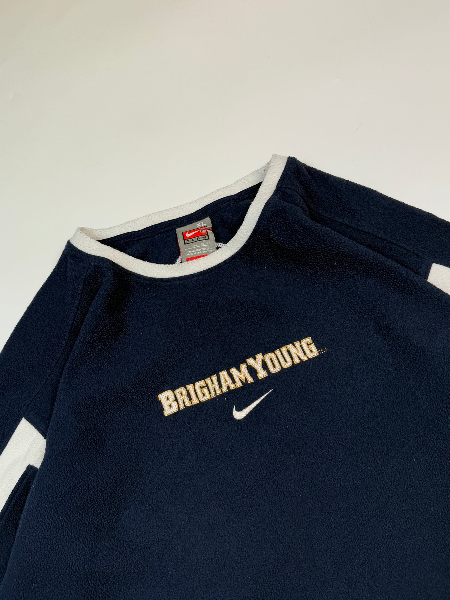 Vintage Nike BYU centre swoosh sweatshirt (XL)