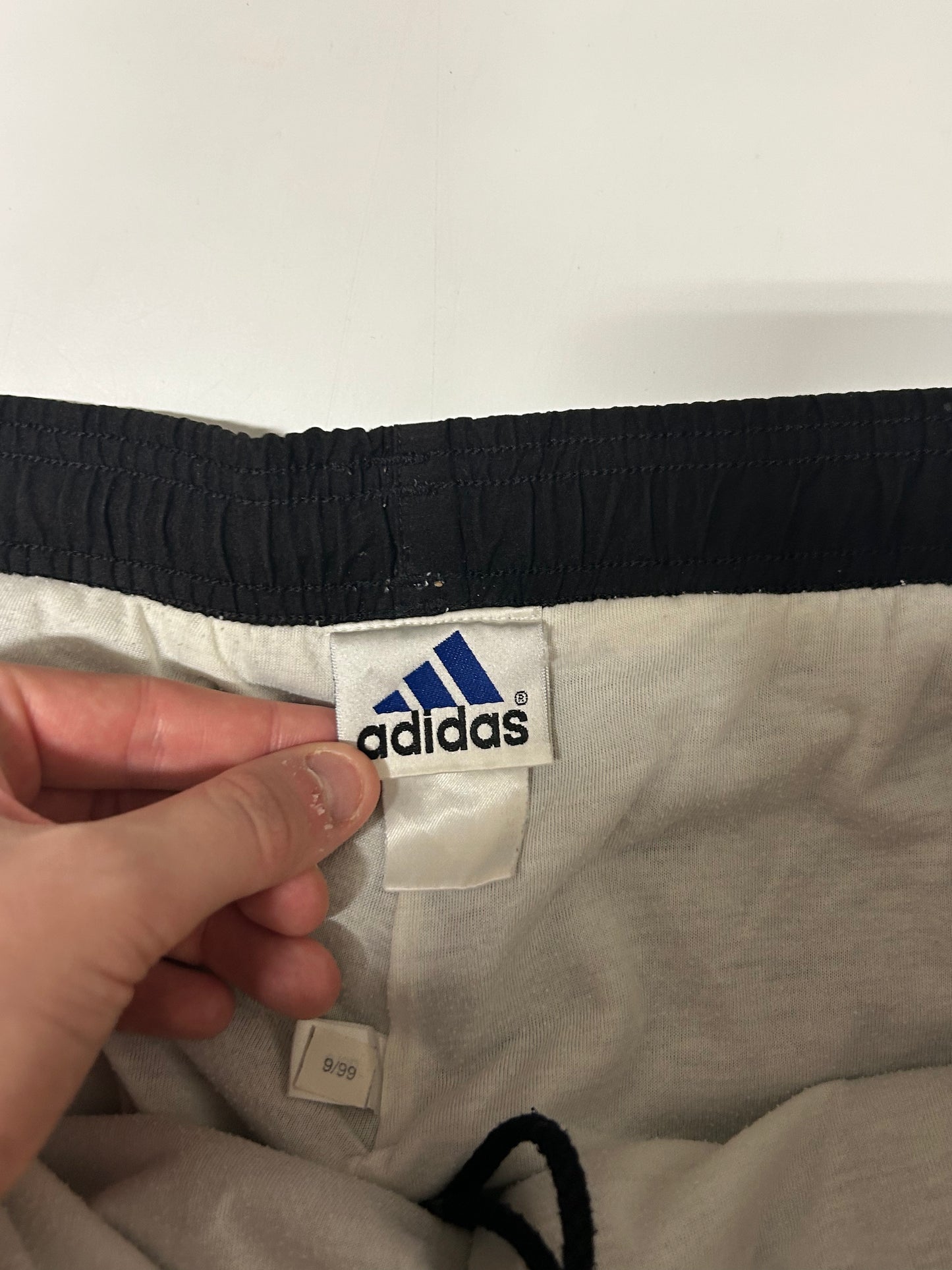 Vintage Adidas baggy track pants (M)