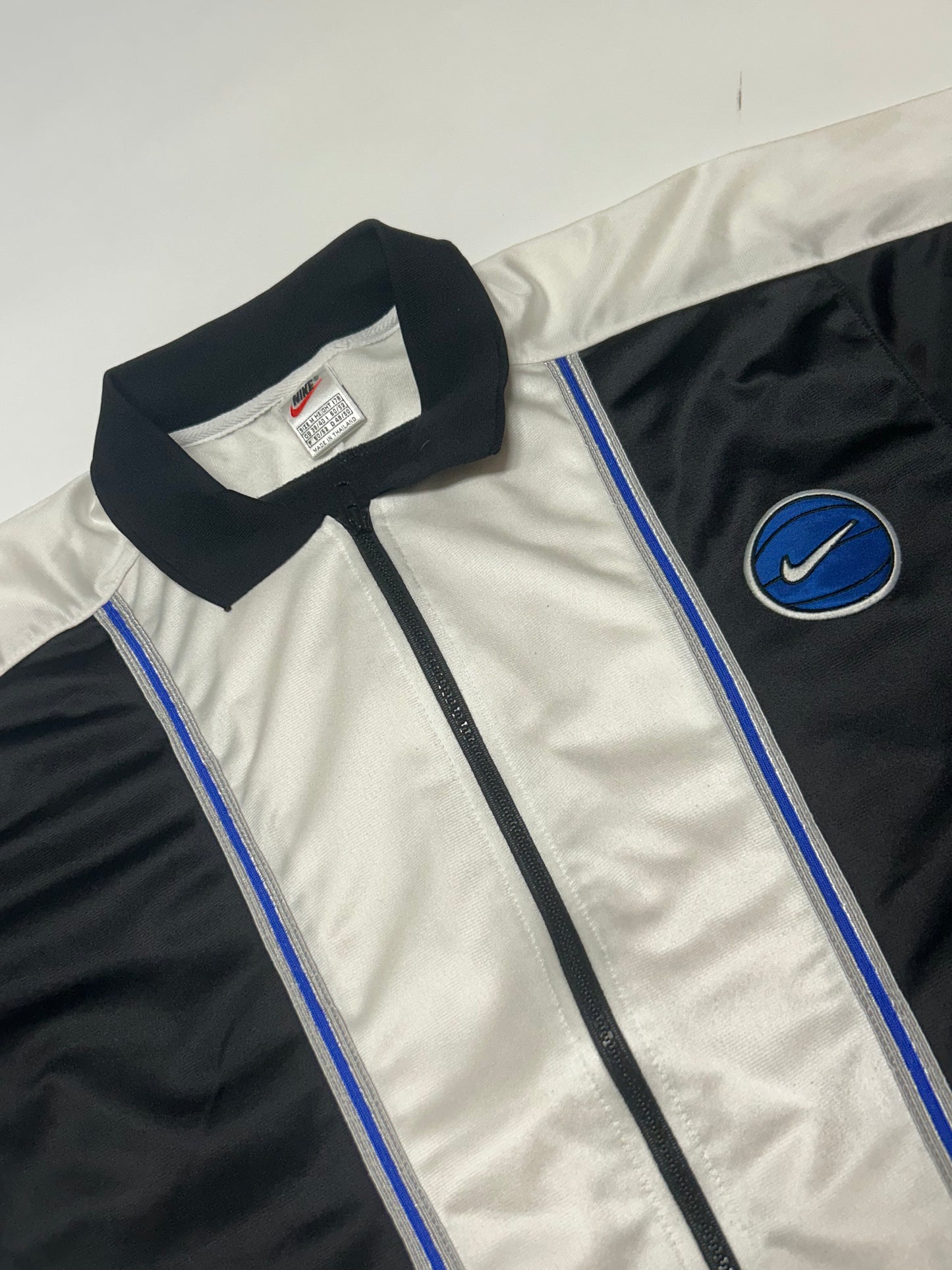Vintage 90s Nike basketball warm up jersey (M)