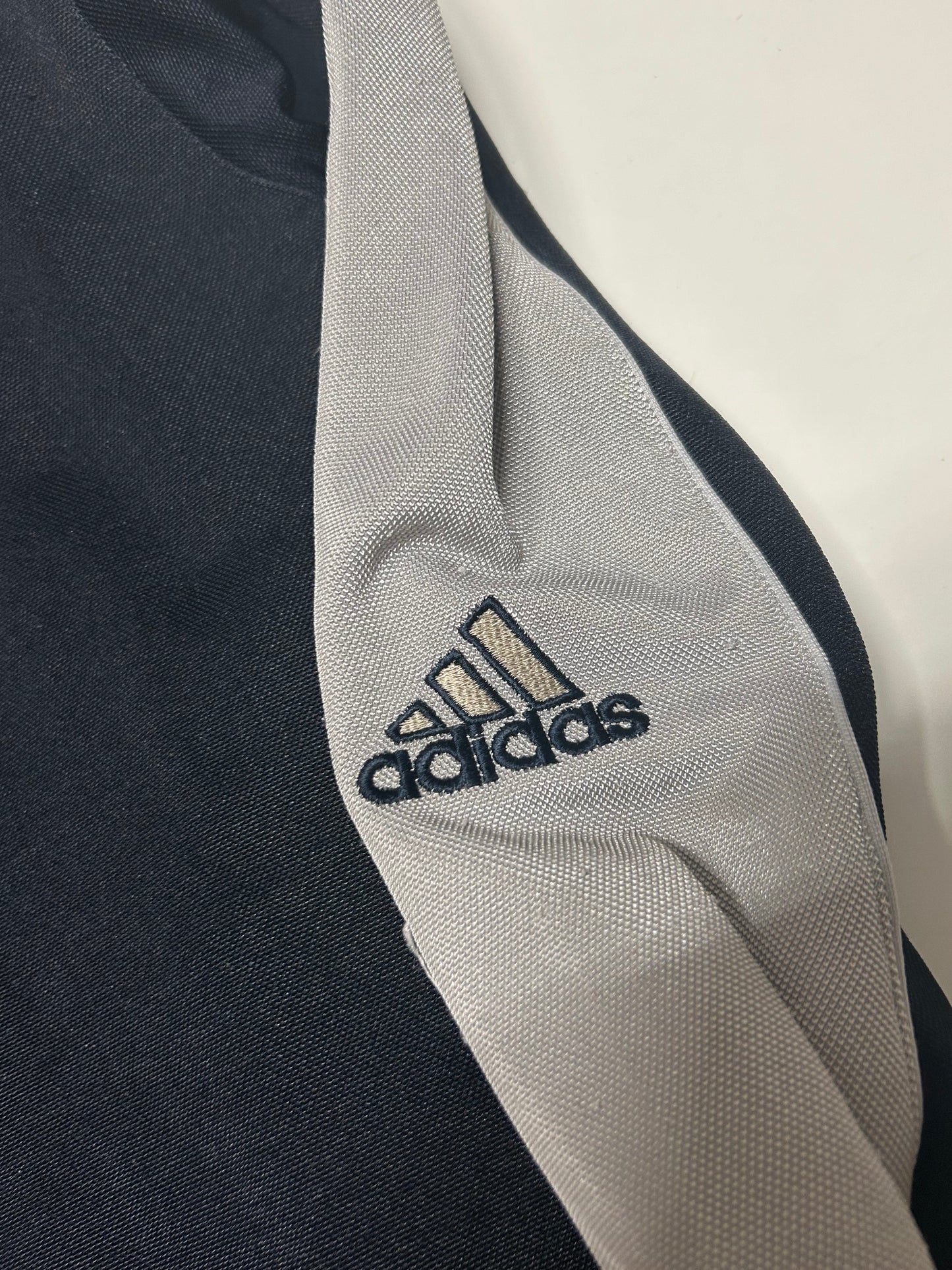 Vintage 90s Adidas zip up hoodie (M)