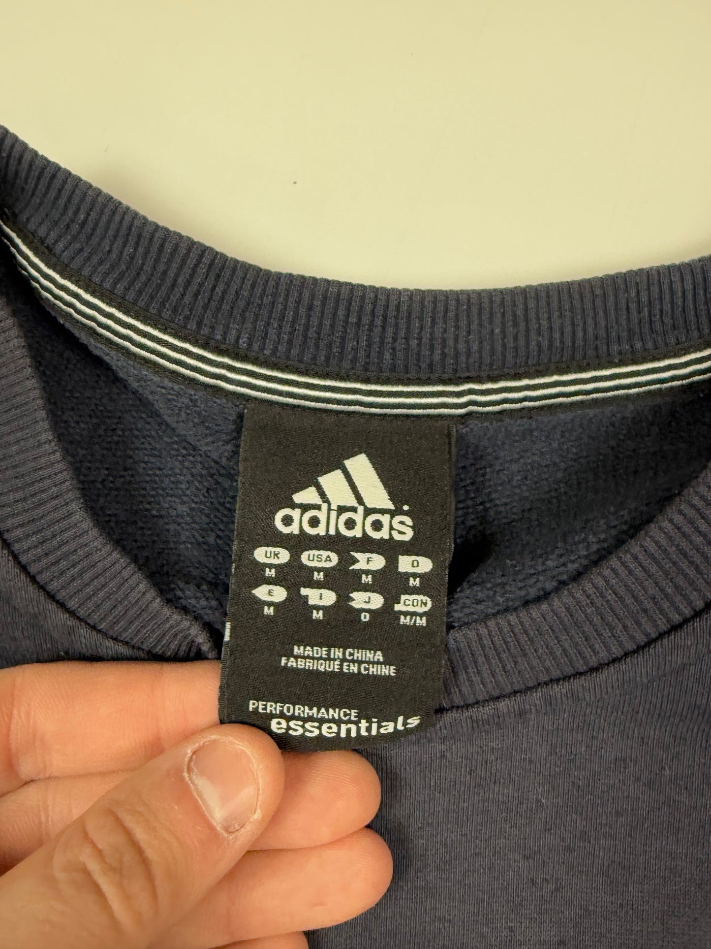 Vintage Adidas small logo sweatshirt (M)