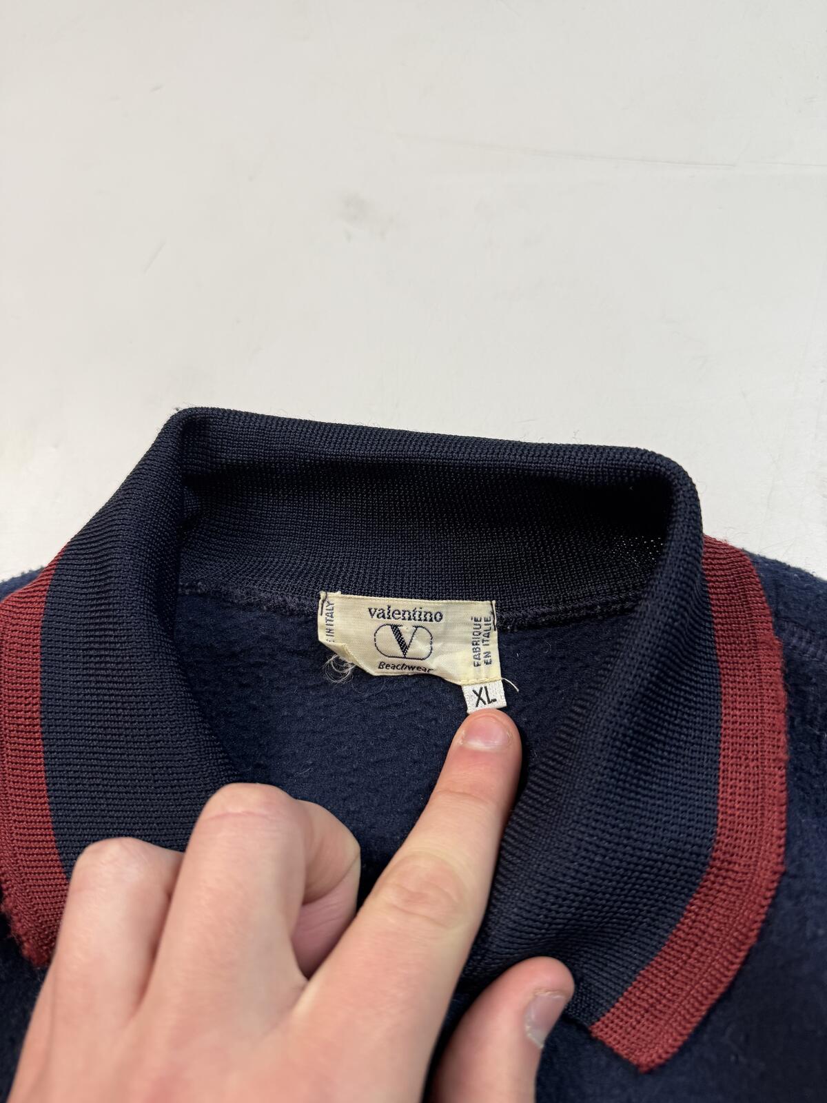 Vintage 80s Valentino collared fleece sweatshirt (XL)