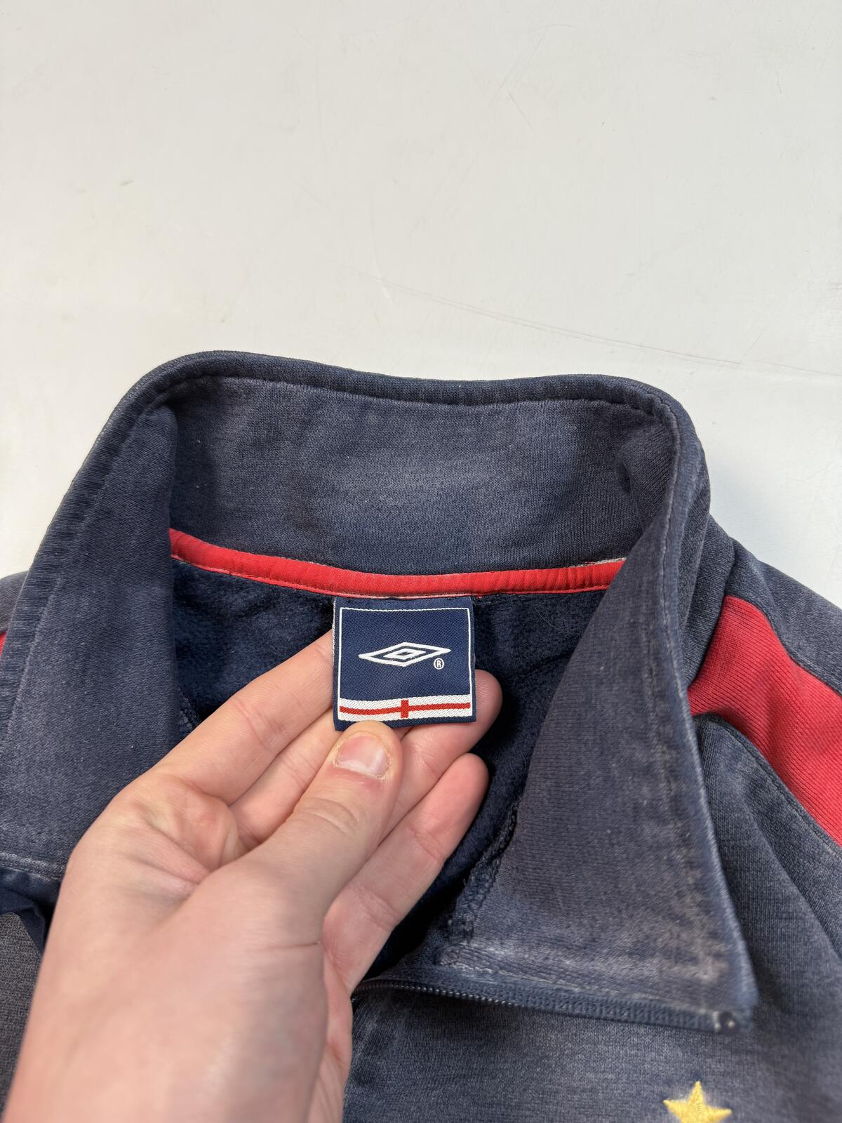 Vintage England 2005 Umbro quarter zip sweatshirt (L)