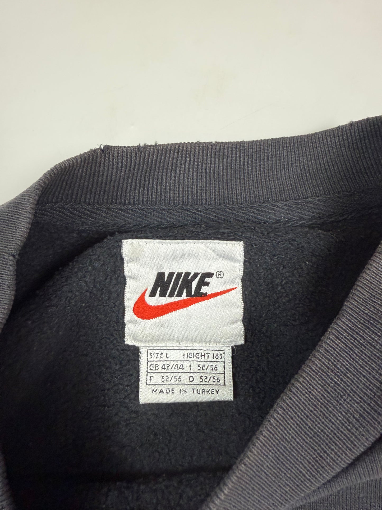 Vintage 90s Nike mini swoosh sweatshirt (L)