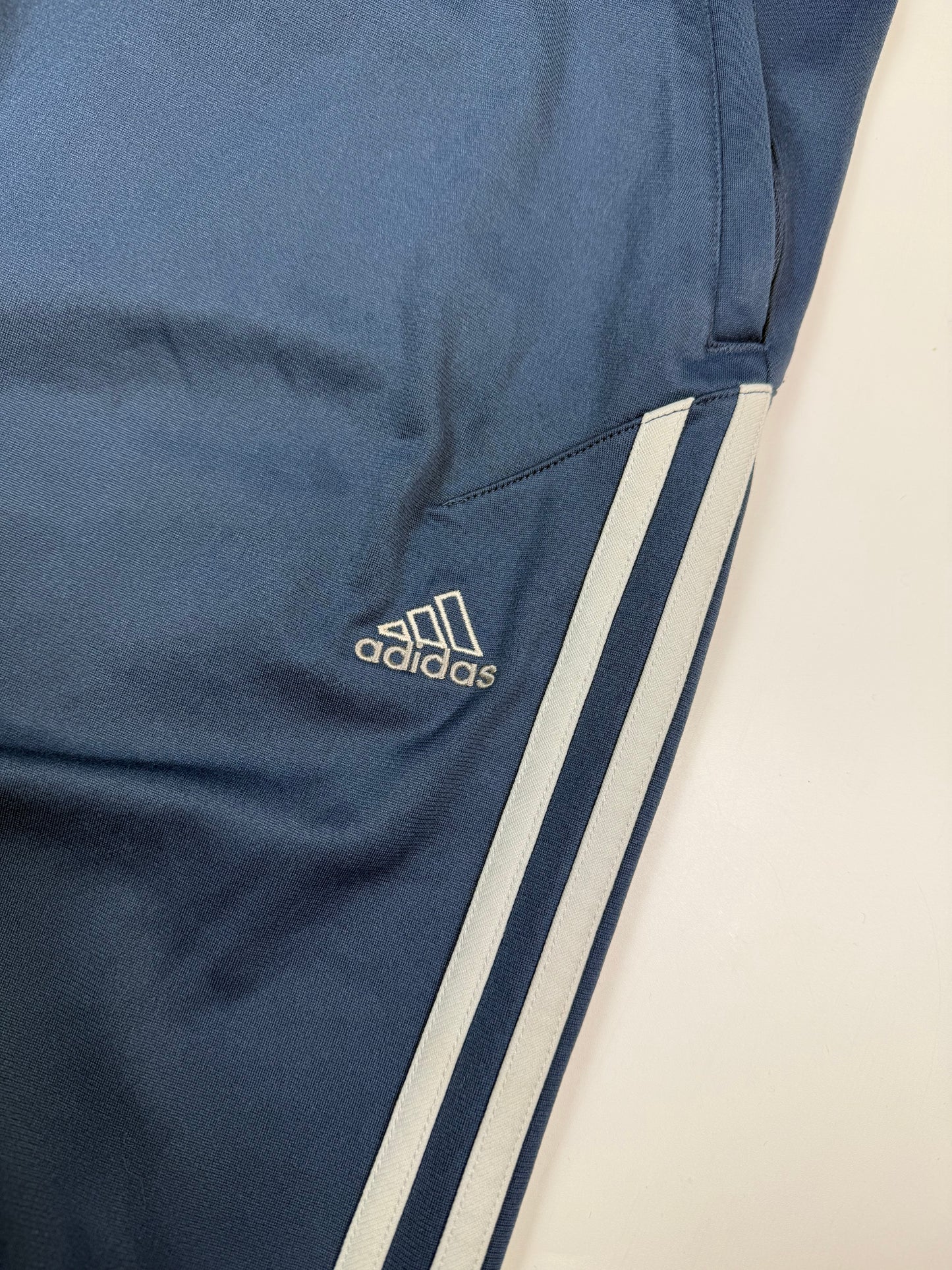 Vintage Adidas baggy track pants (M)