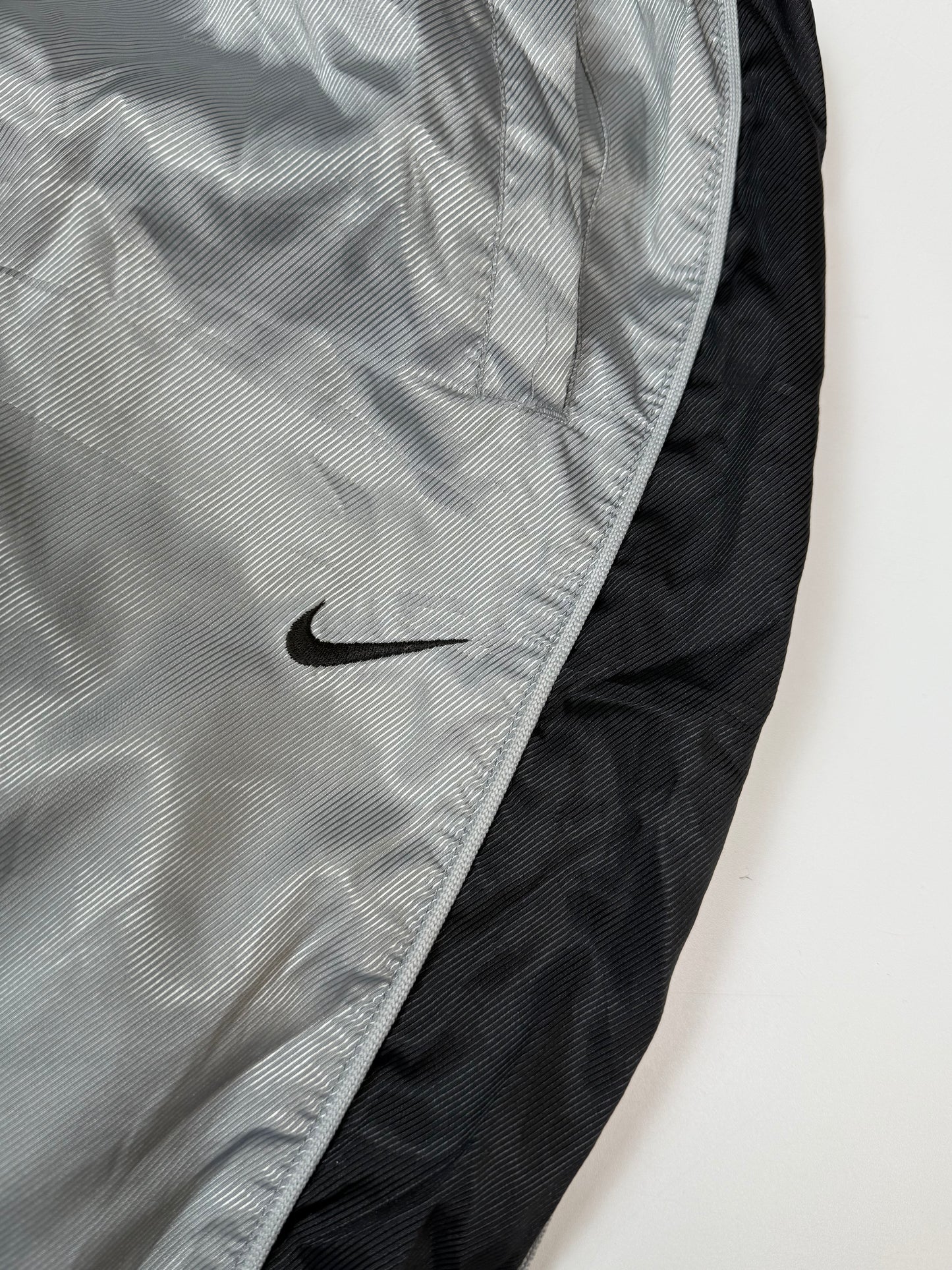 Vintage Nike baggy side stripe track pants (L)