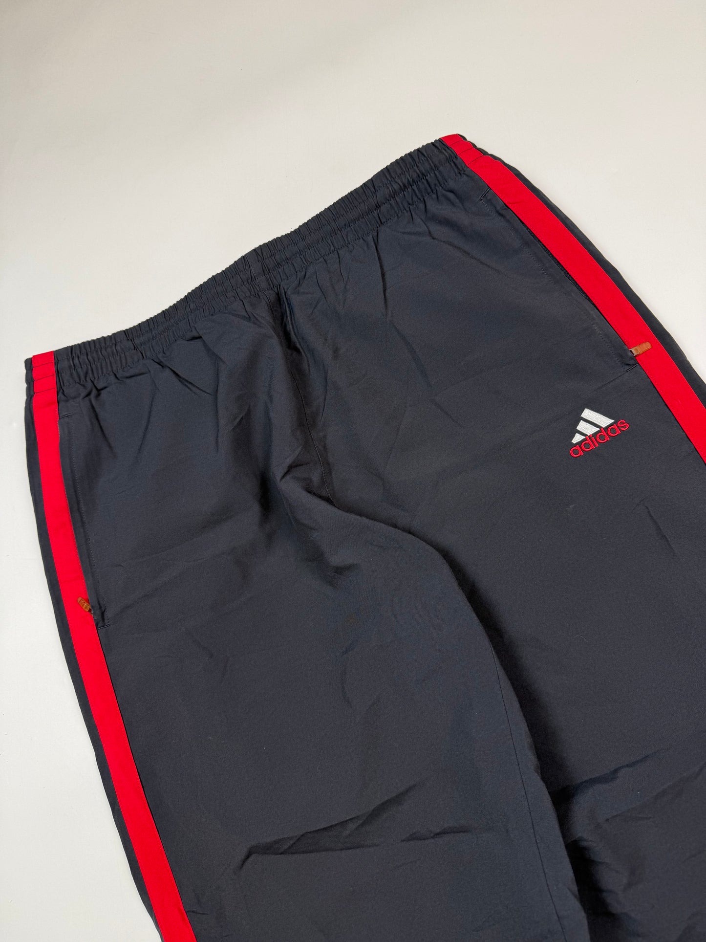 Vintage Adidas baggy track pants (M)