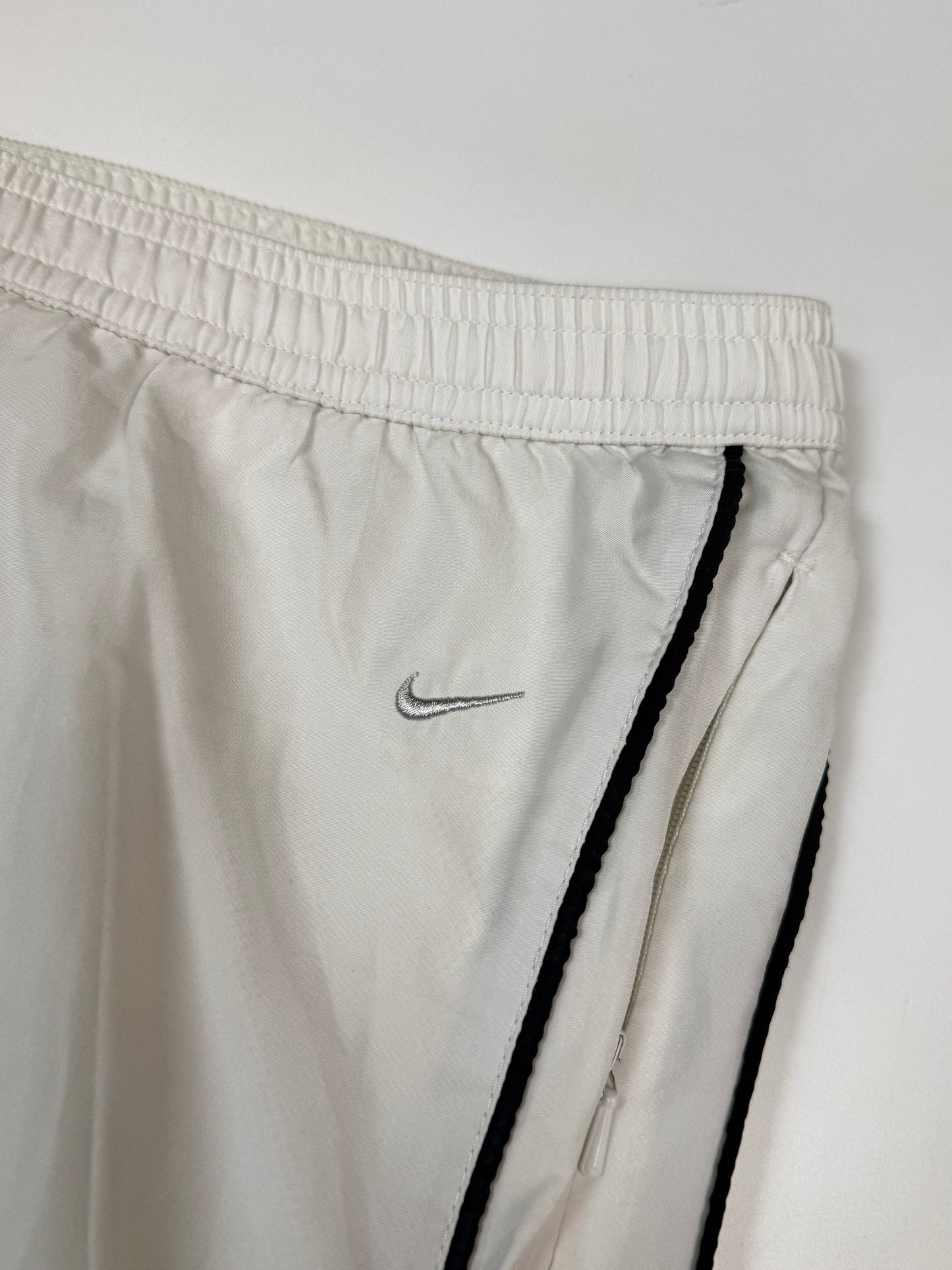 Vintage Nike baggy track pants (M)