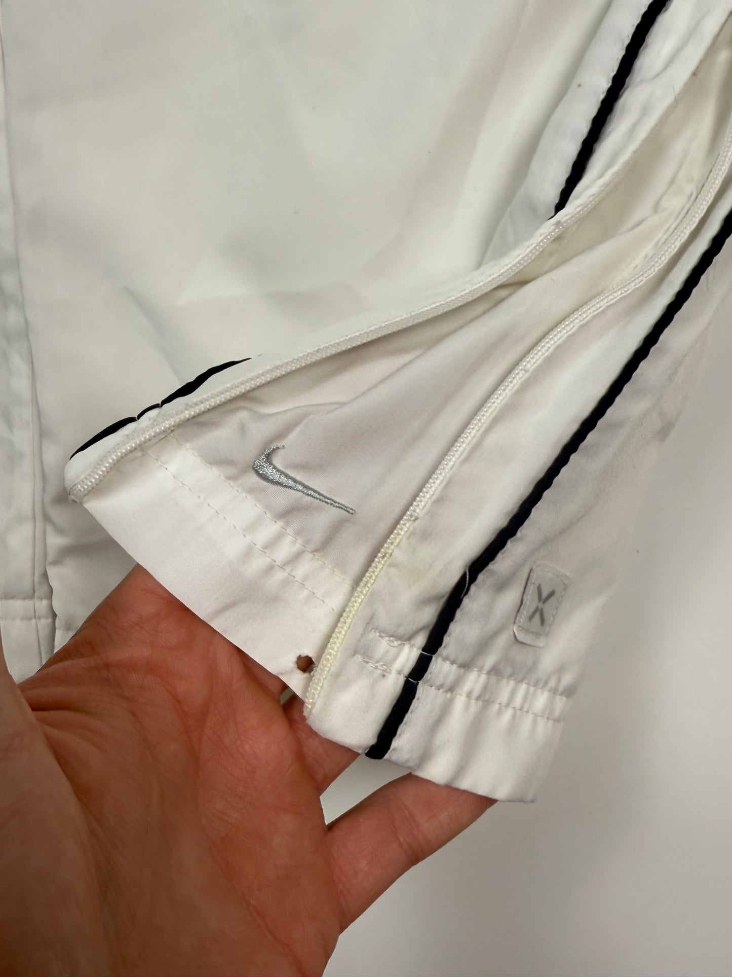 Vintage Nike baggy track pants (M)