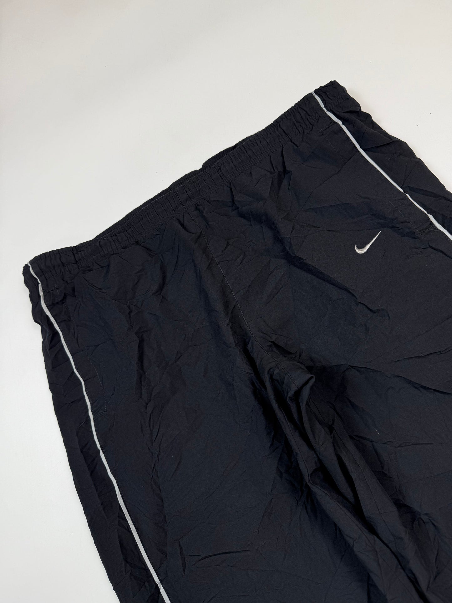 Vintage Nike baggy track pants (M)