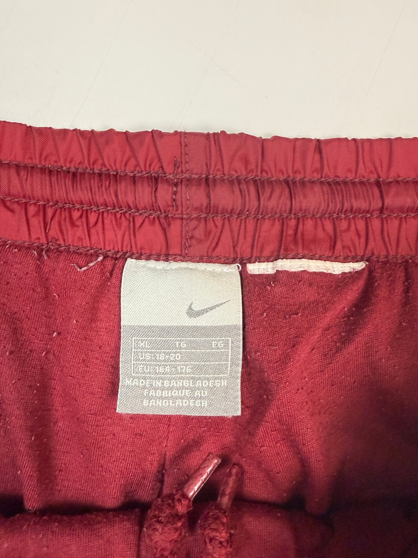 Vintage Nike side stripe track pants (M)