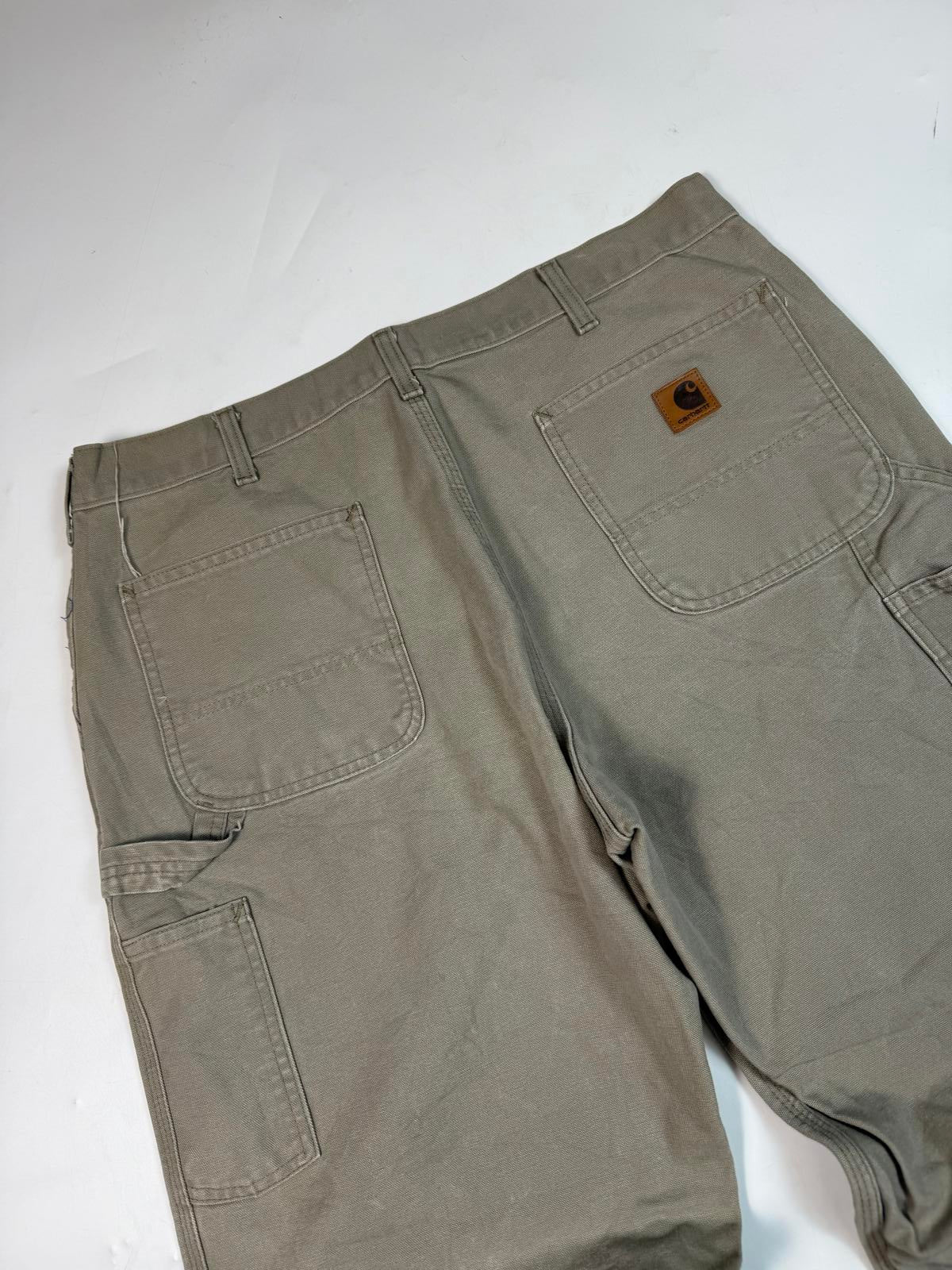 Carhartt baggy carpenter pants (W38)