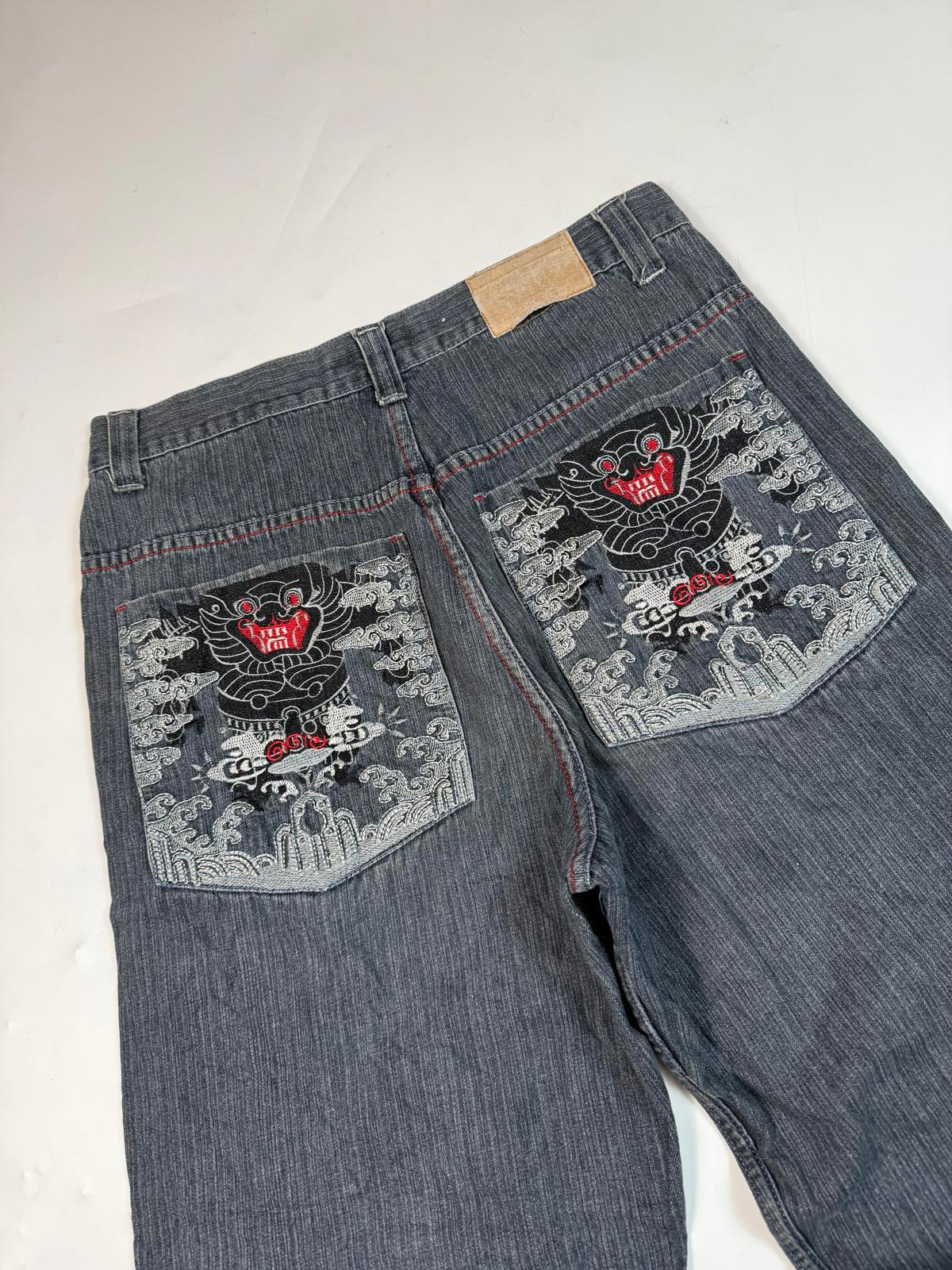 Vintage Y2K embroidered baggy hip hop Jeans (W34)