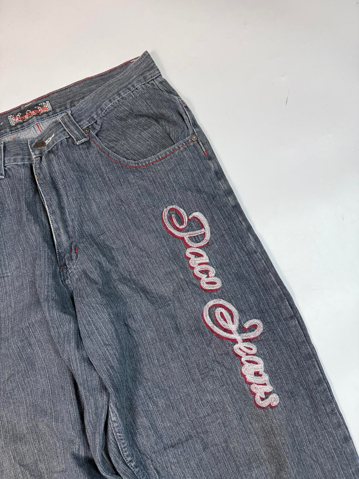 Vintage Y2K embroidered baggy hip hop Jeans (W34)