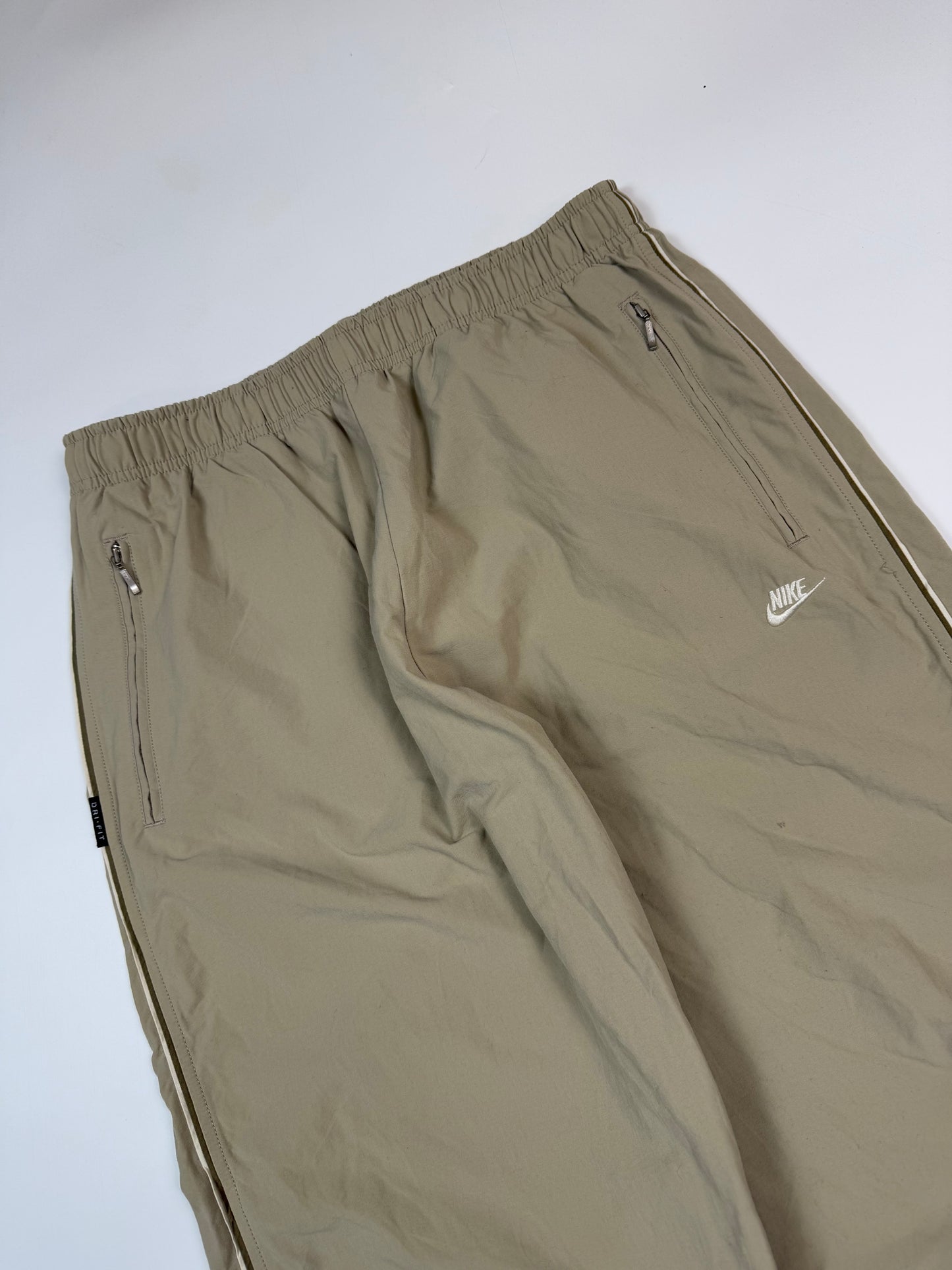 Vintage Nike baggy track pants (L)