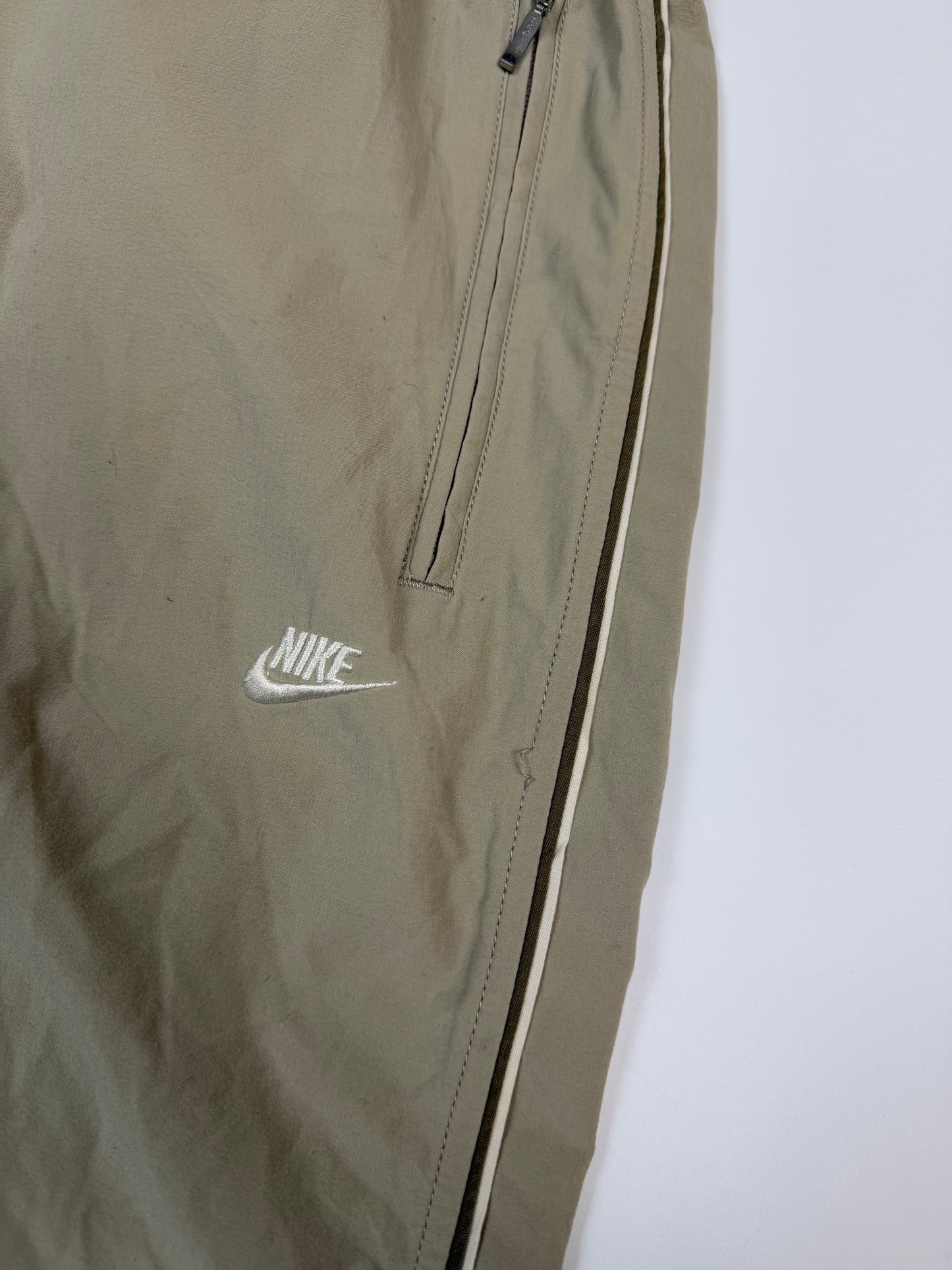 Vintage Nike baggy track pants (L)