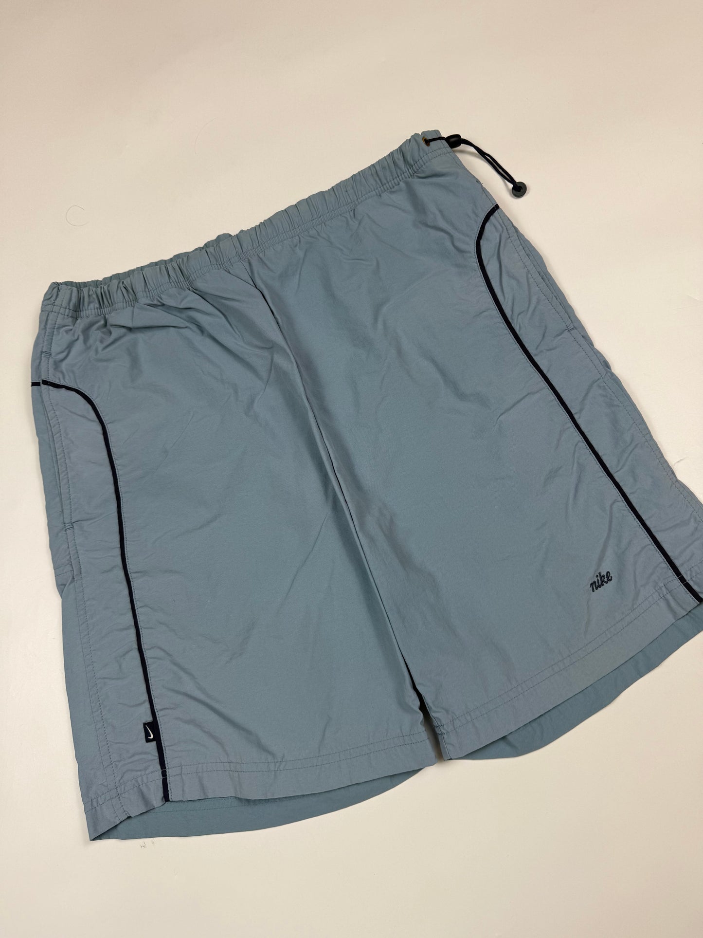 Vintage 90s Nike baggy sport shorts (M)